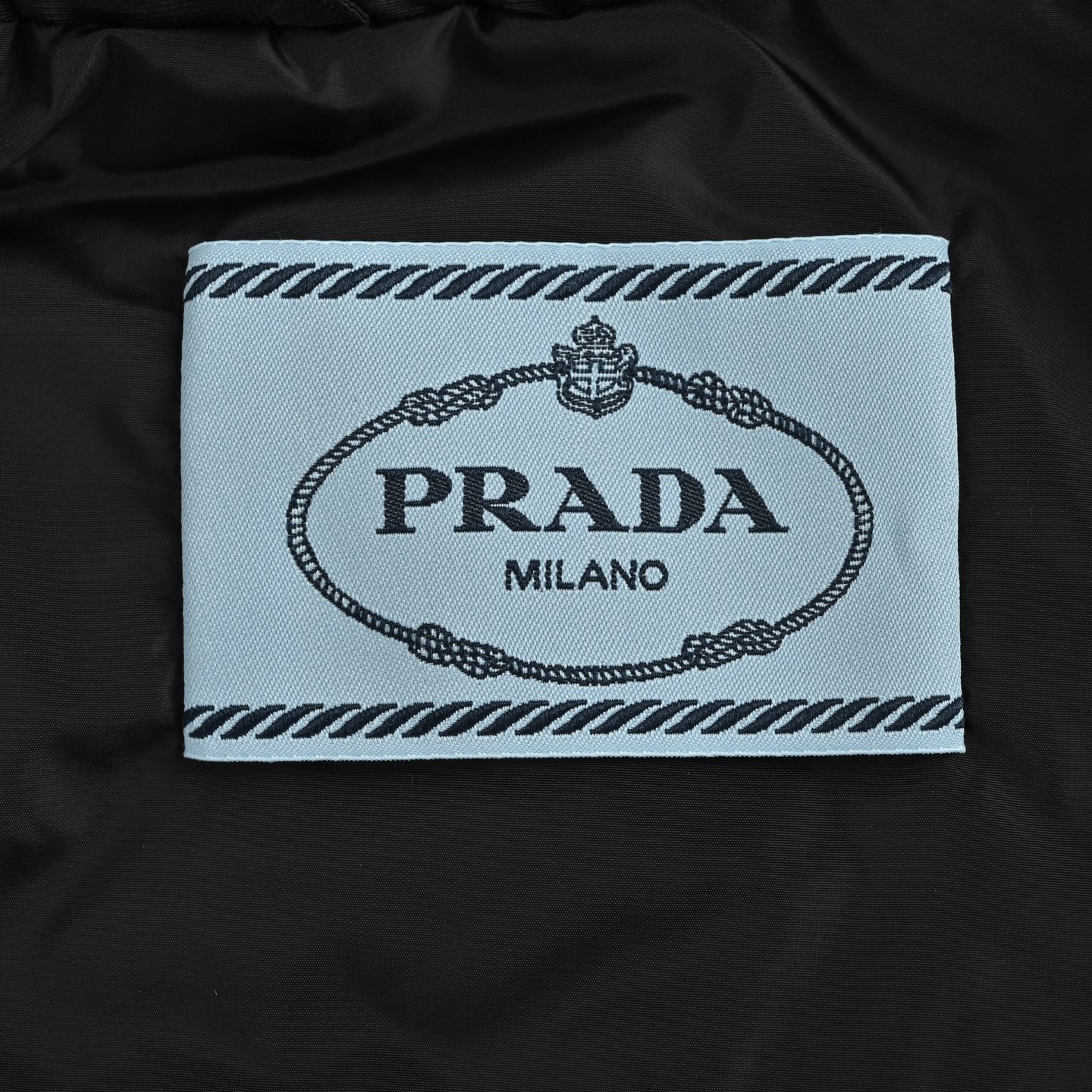 Prada/普拉达 三角标双口袋立领羽绒服
