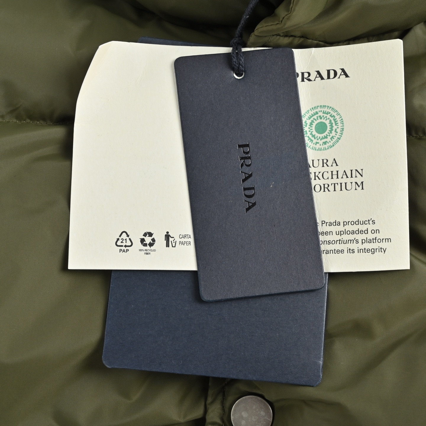 Prada/普拉达 中国限定绿色布标立领羽绒马甲