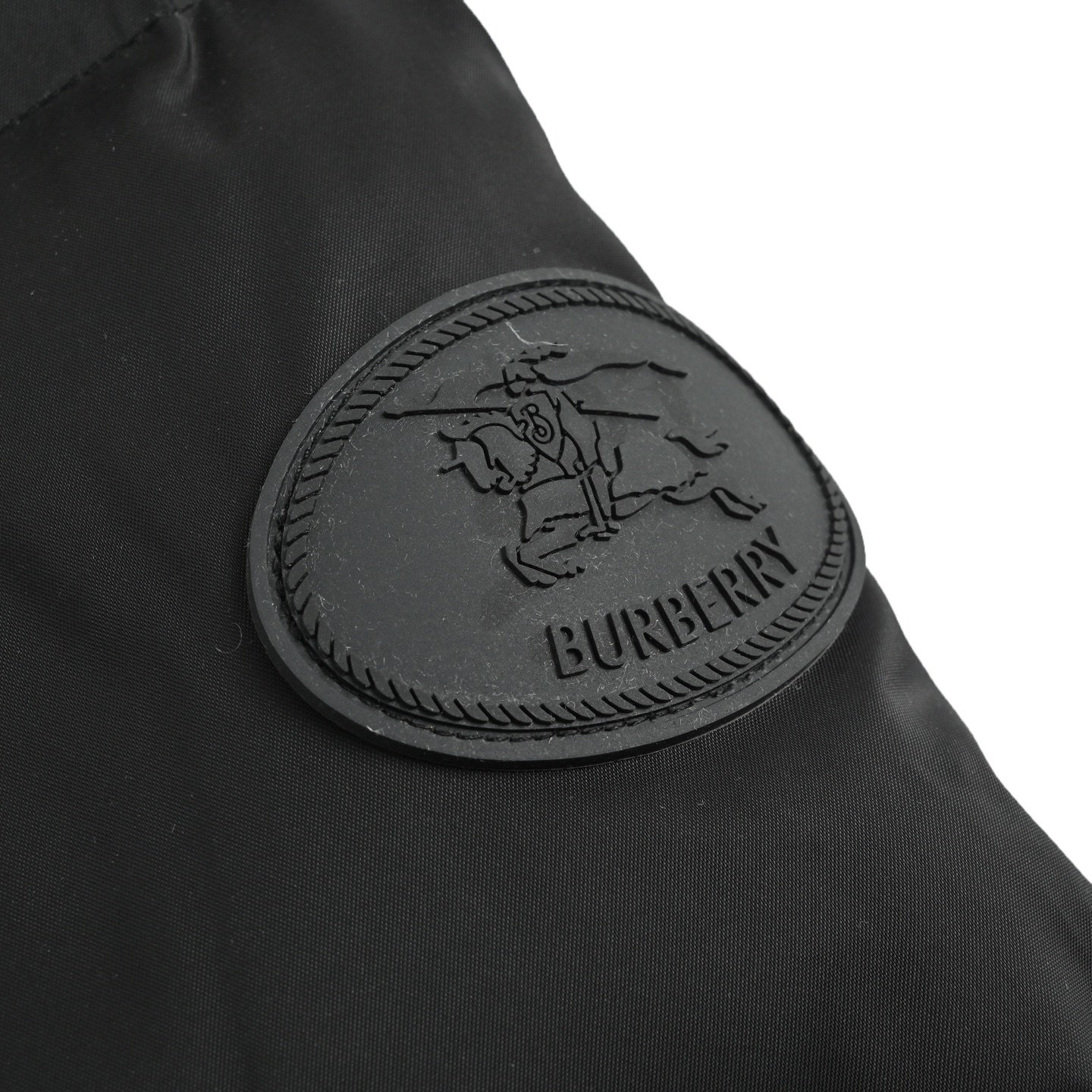 Burberry/巴宝莉 隐藏帽格纹门襟羽绒服 Burberry女款格纹隐藏帽羽绒服