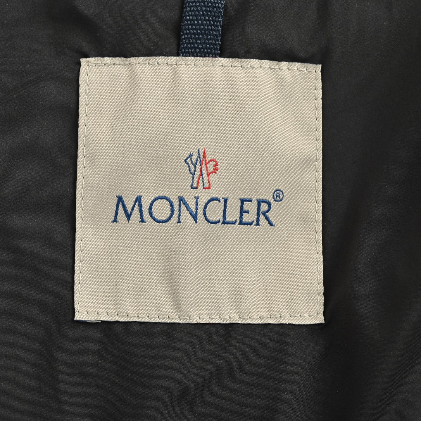 Moncler/蒙口 BESBRE胸口口袋羽绒服 Moncler 25秋冬BESBRE羽绒服