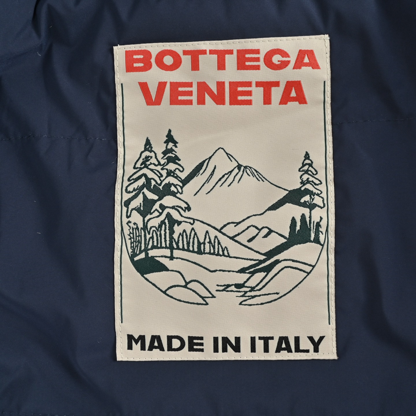 BOTTEGA VENETA/BV 编织真皮口袋连帽羽绒服