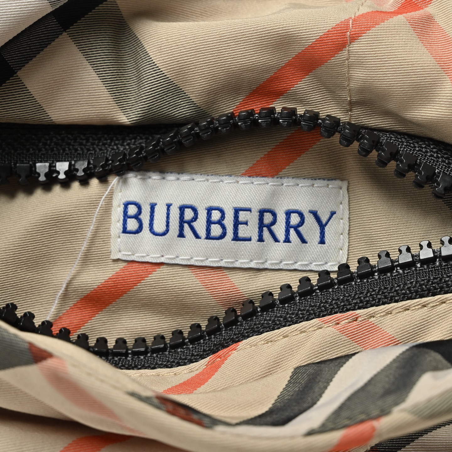 Burberry/巴宝莉 菱格纹双面穿羽绒马甲
