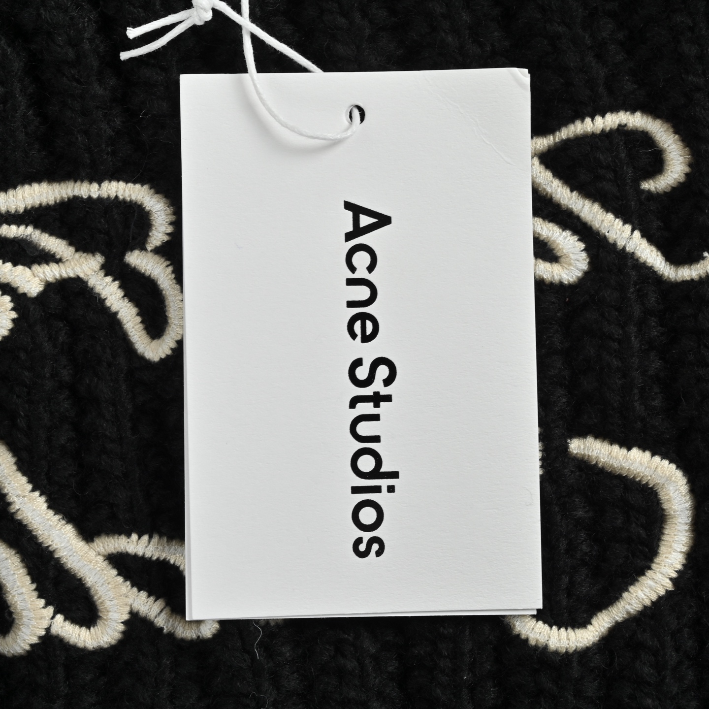 Acne Studios 后背刺绣拉链毛衣开衫外套 定织醇黑粗纺羊毛肌理料