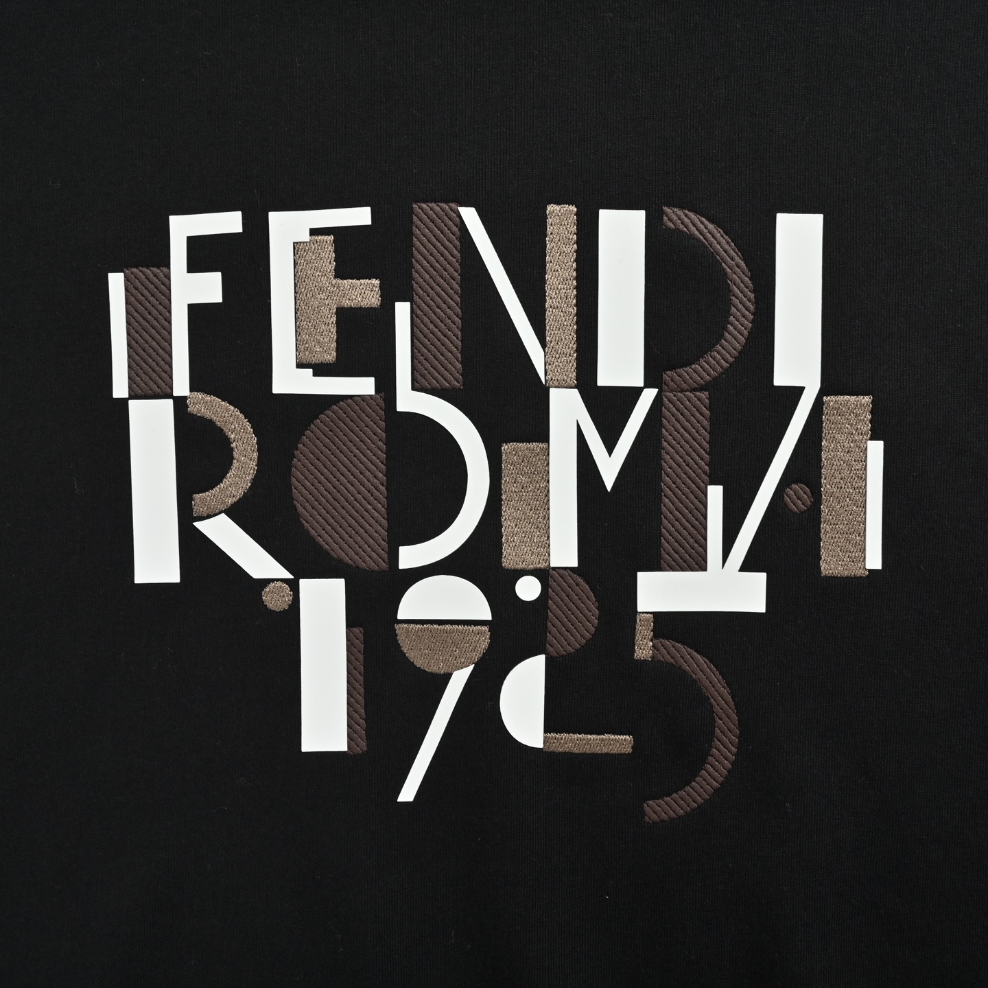 Fendi/芬迪 25Fw 字母刺绣加绒连帽卫衣