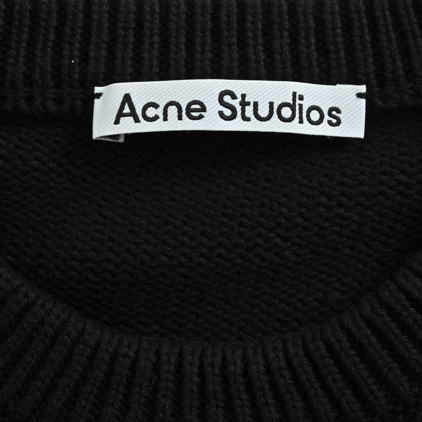 ACNE STUDIOS 后背字母印花圆领毛衣