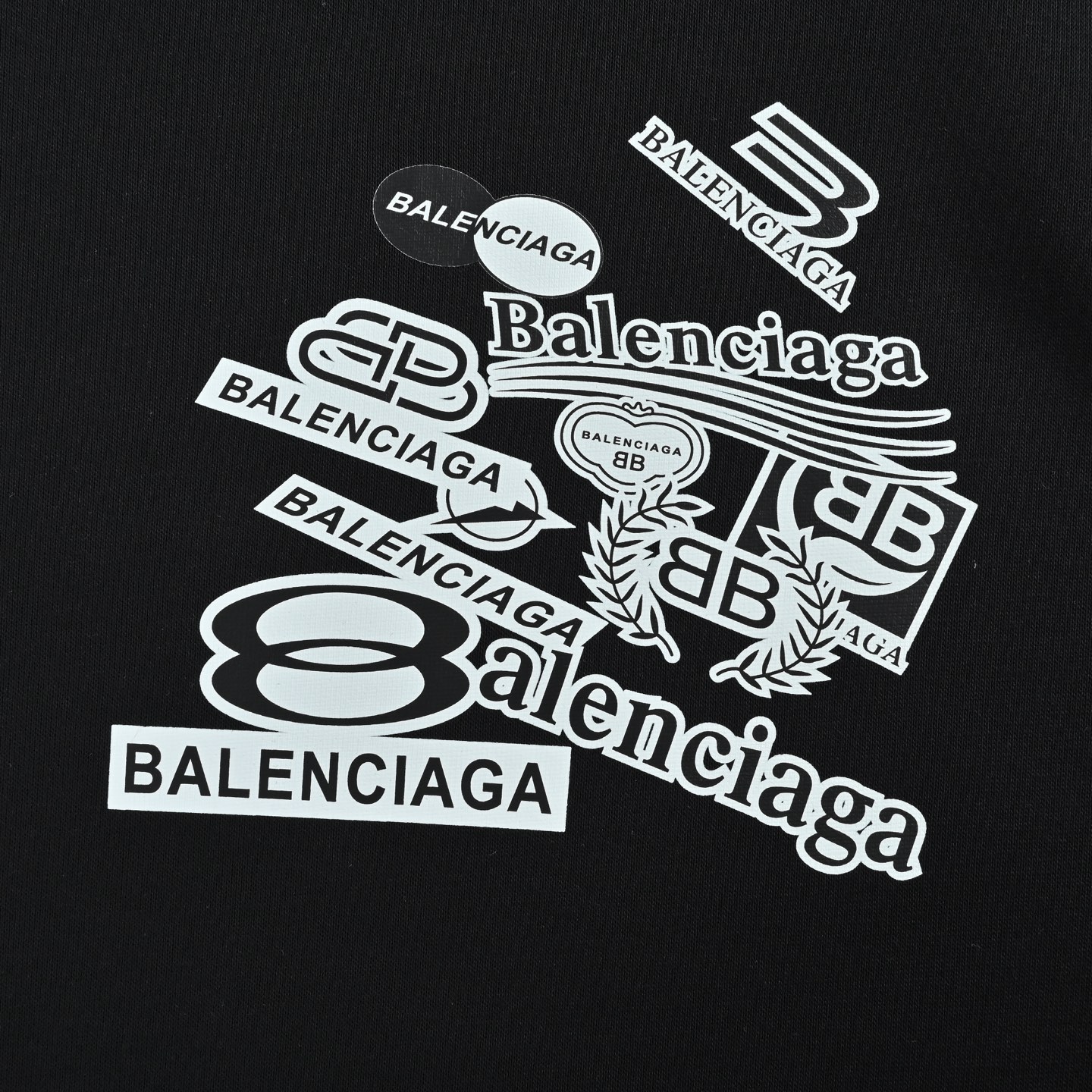 Balenciaga/巴黎世家 25Fw 多标印花圆领卫衣
