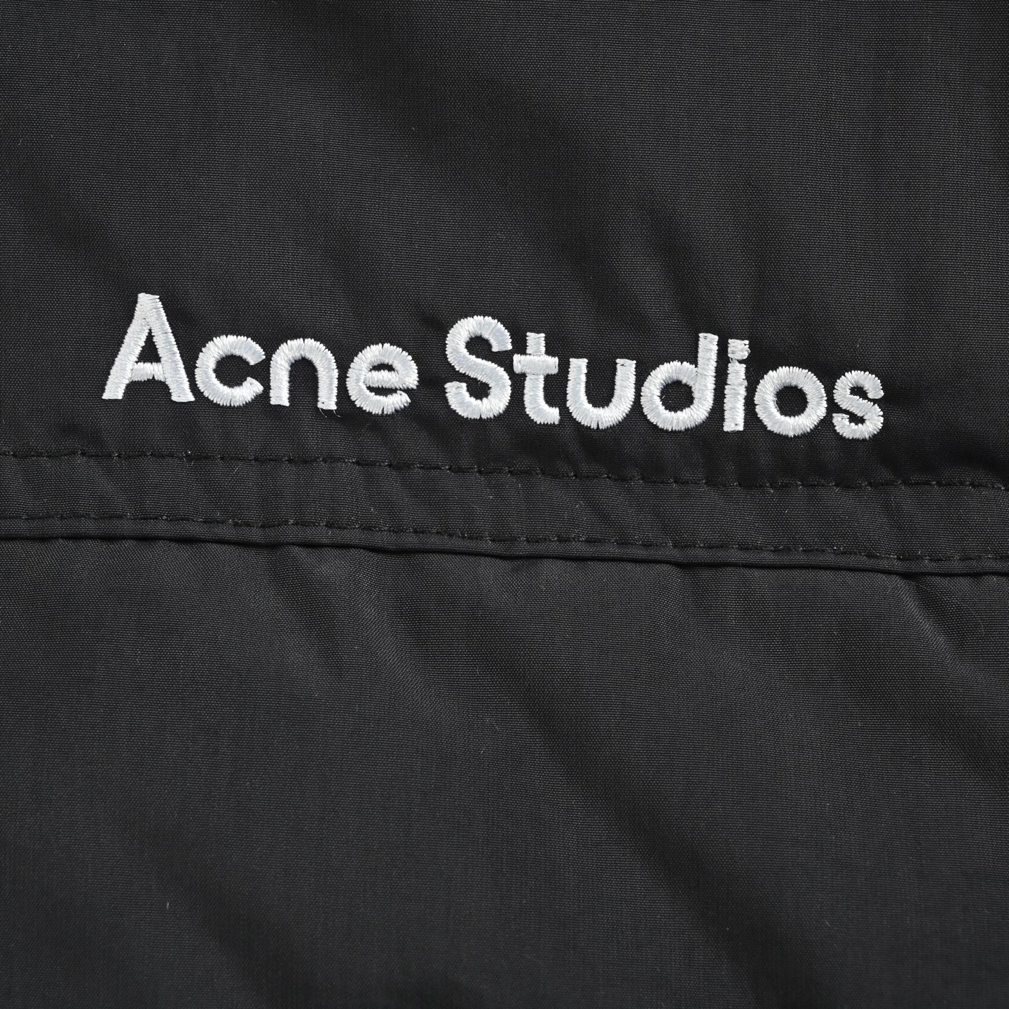 Acne Studios 小标排骨羽绒马甲