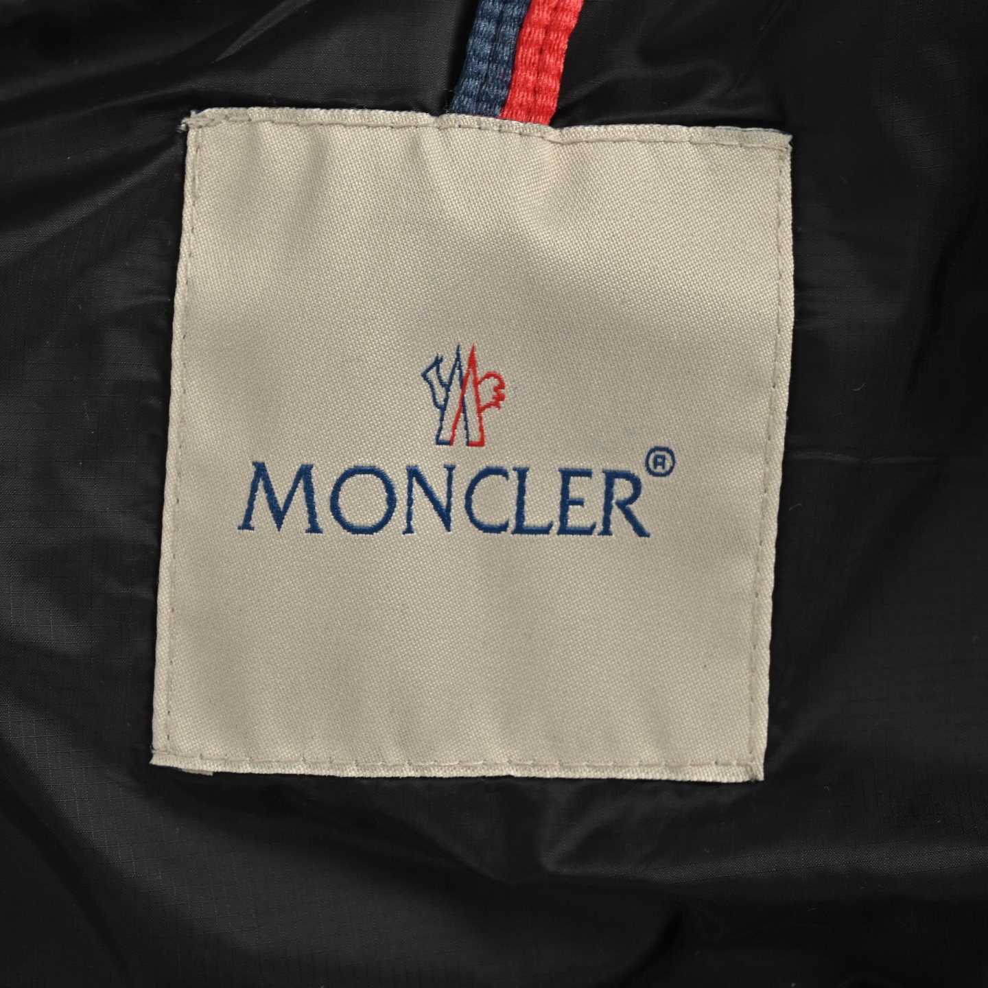 Moncler/蒙口 新玛雅Maya连帽羽绒服 Moncler Couyere灰色羽绒服