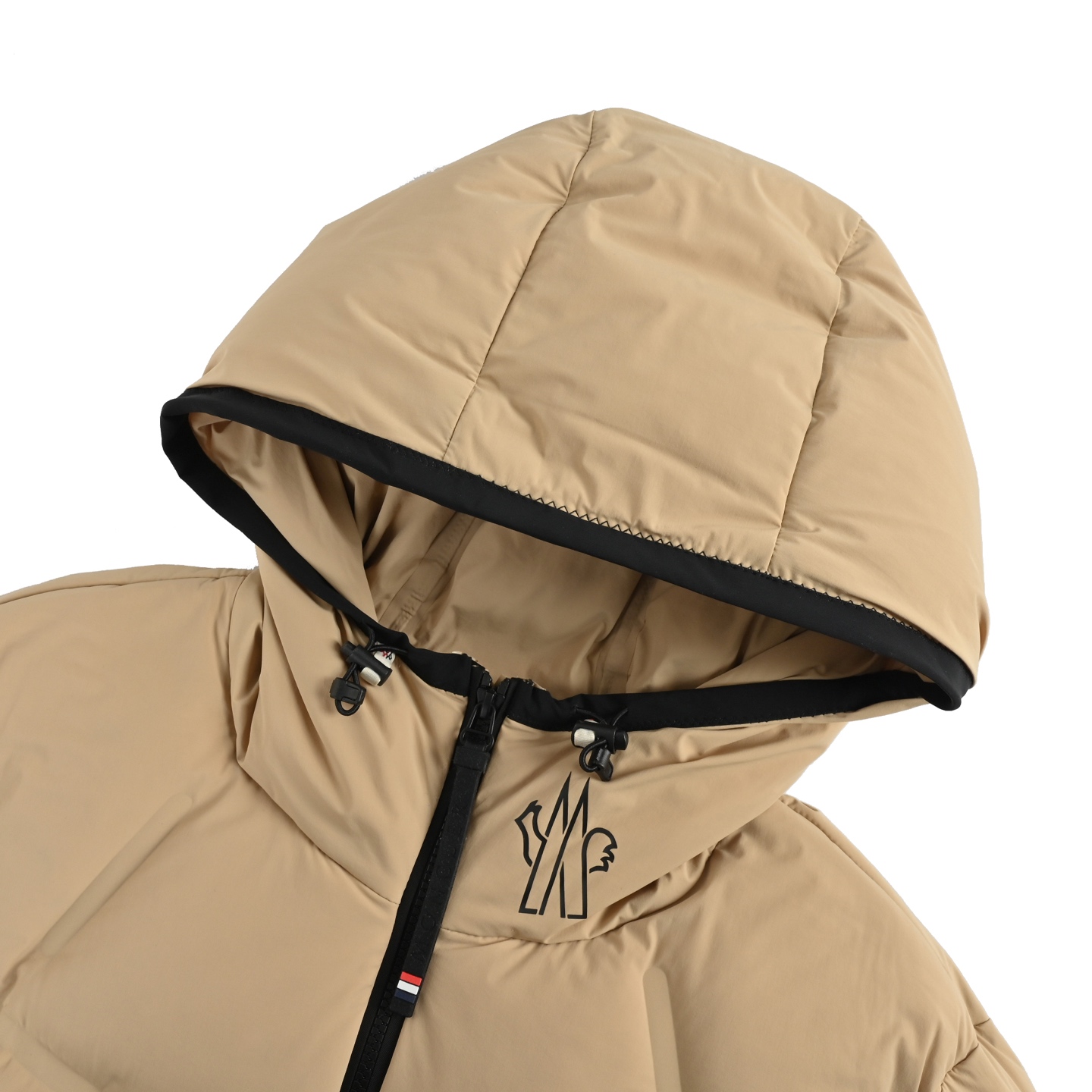 Moncle/蒙口 25Fw 手臂硅胶logo连帽羽绒服 采用新国标90白鸭绒填充 黑色 卡其