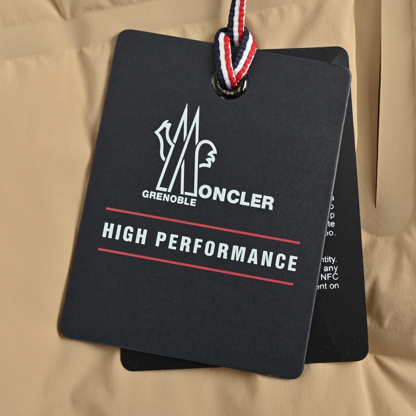 Moncle/蒙口 25Fw 手臂硅胶logo连帽羽绒服 采用新国标90白鸭绒填充 黑色 卡其