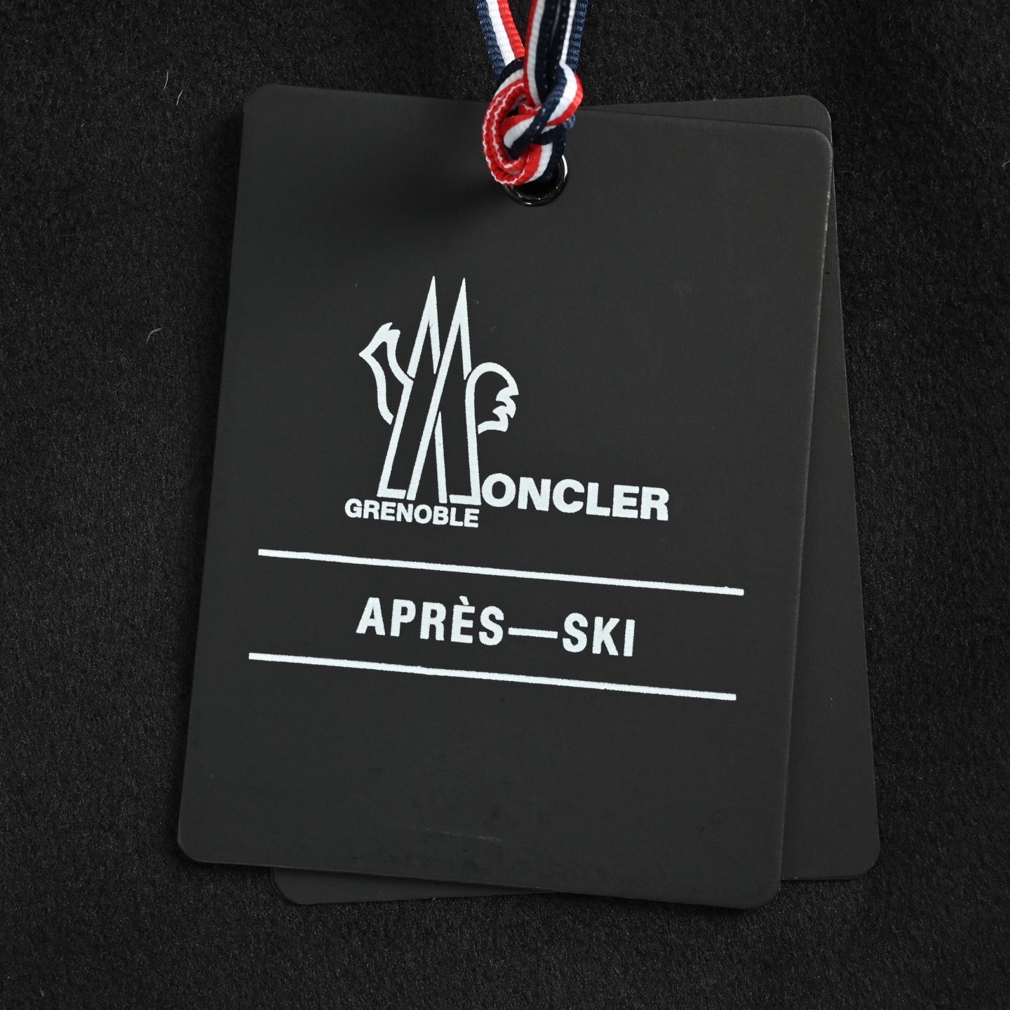 Moncler/蒙口 三角标梭织拼接连帽羽绒服