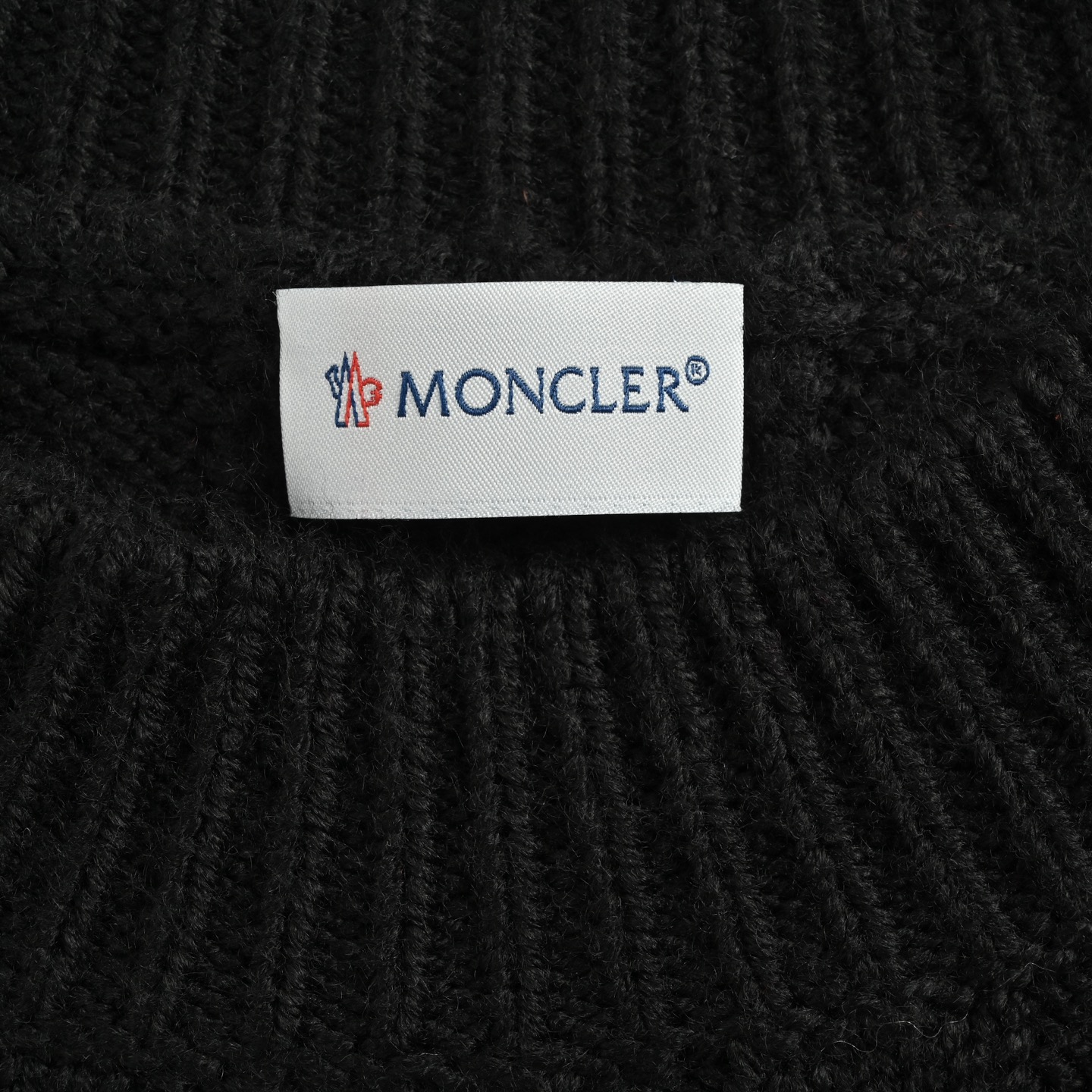 Moncler/蒙口 两色浮雕编织圆领毛衣