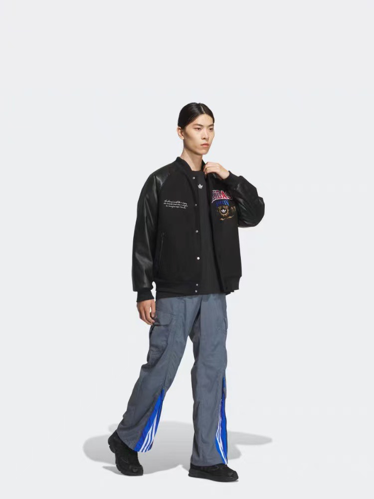 #Adidas/阿迪达斯 刺绣logo拼皮夹棉棒球服外套上身效果