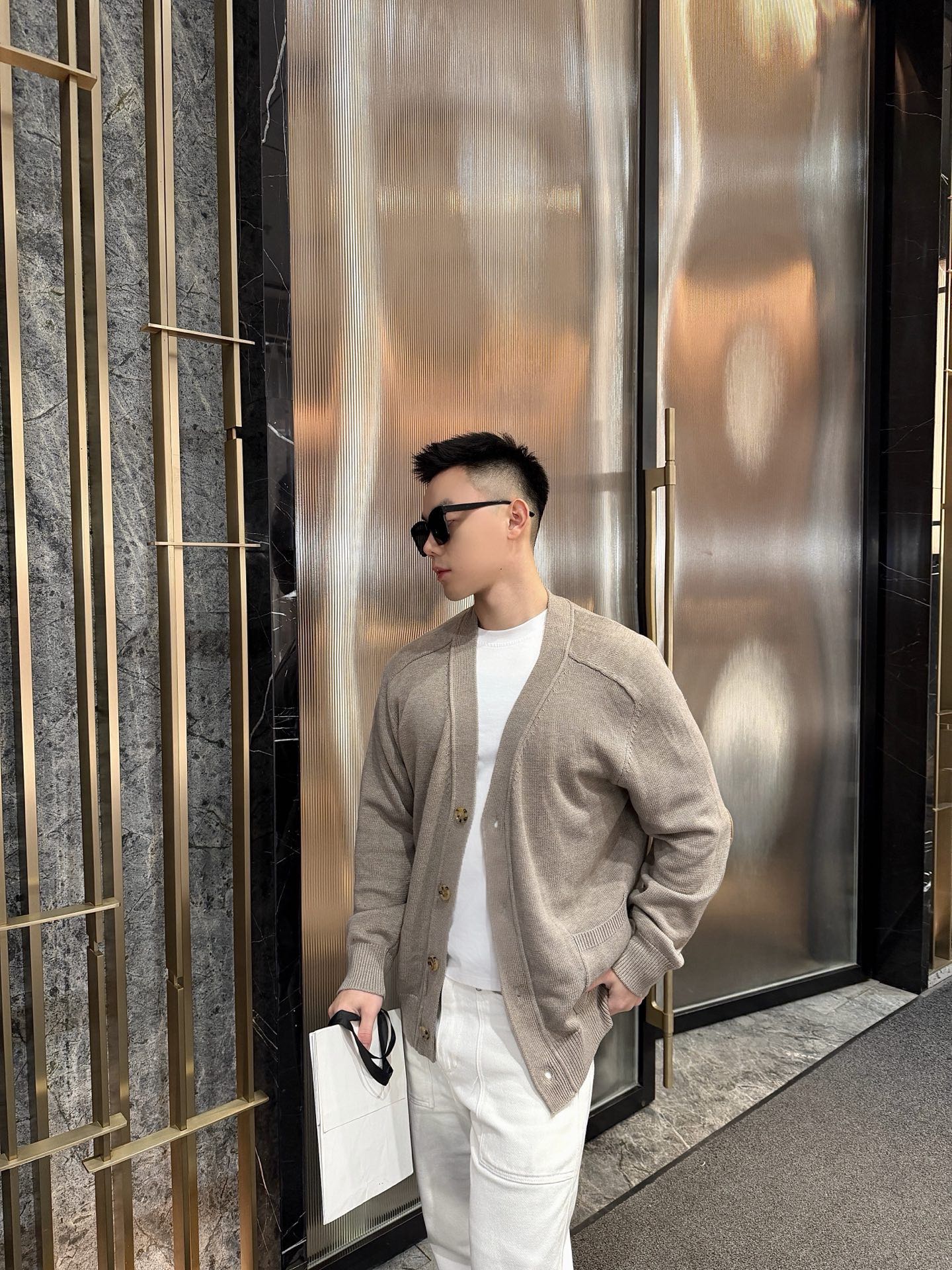 Bottega Veneta/BV 爱心编织皮革开衫毛衣上身效果#