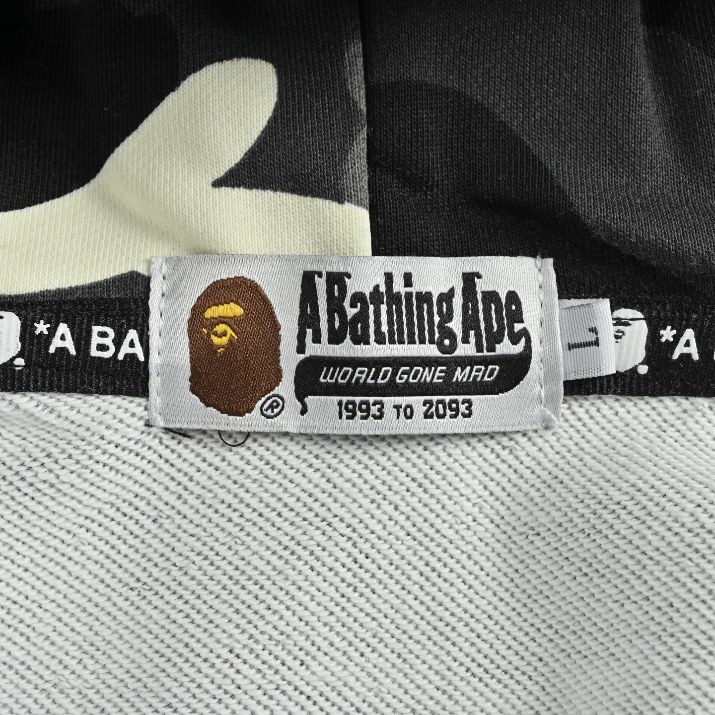 Bape 单帽鲨鱼拉链连帽外套-Top High Quatity Cheap Sneakers Fashion Clothing Clothes Bags handbags Shoes of all Brand wholesale With The best Quality And Beautiful Price from China Factory Chinese suppliers wholesaler seller Bape 单帽鲨鱼拉链连帽外套