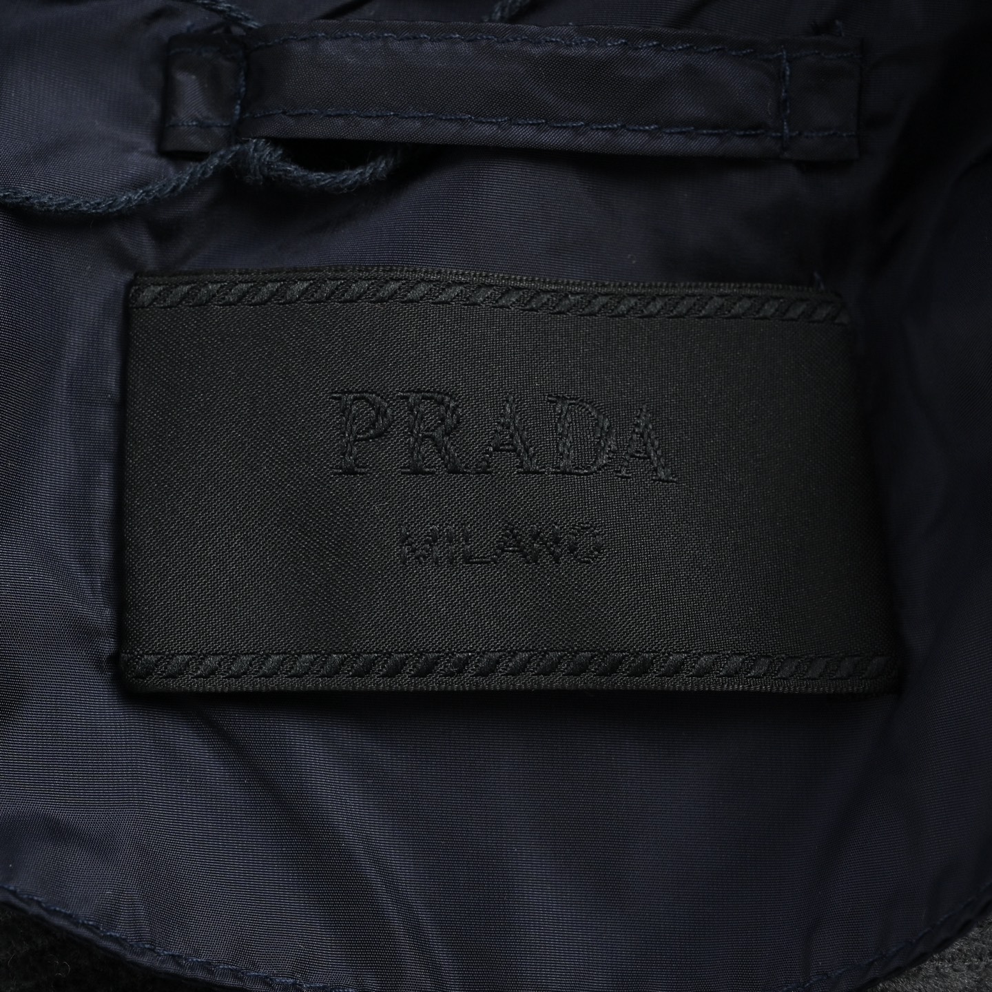 Prada 普拉达 菱格灯芯绒领棉服外套