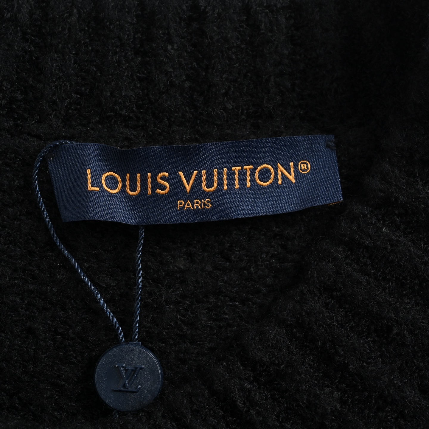 Louis Vuitton 路易威登 嵌花标识针织开衫-Chinese UA Cheap High Quatity Brand Clothes Bags handbags Sneakers wholesale wholesaler seller from China Factory suppliers Fashion Clothing Shoes best Quality Beautiful Price Louis Vuitton 路易威登 嵌花标识针织开衫