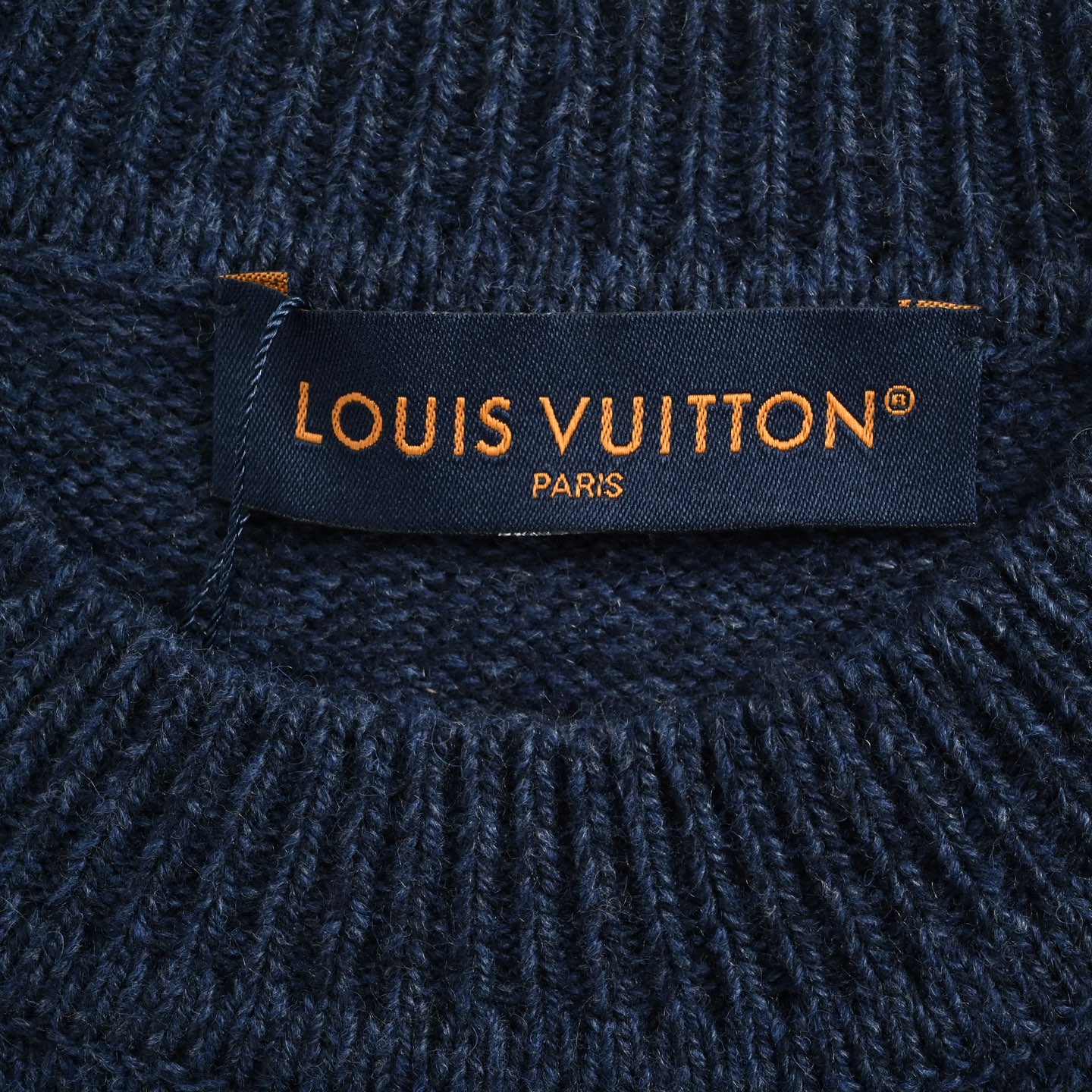Louis 路易威登 小狗提花圆领毛衣-Chinese UA Cheap High Quatity Brand Clothes Bags handbags Sneakers wholesale wholesaler seller from China Factory suppliers Fashion Clothing Shoes best Quality Beautiful Price Louis 路易威登 小狗提花圆领毛衣