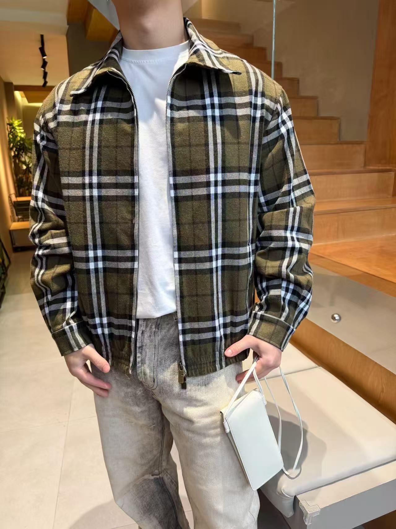 _dho9sW8hVWCRcUdMk-5ebHWPcx05Ubo0oDU82cg