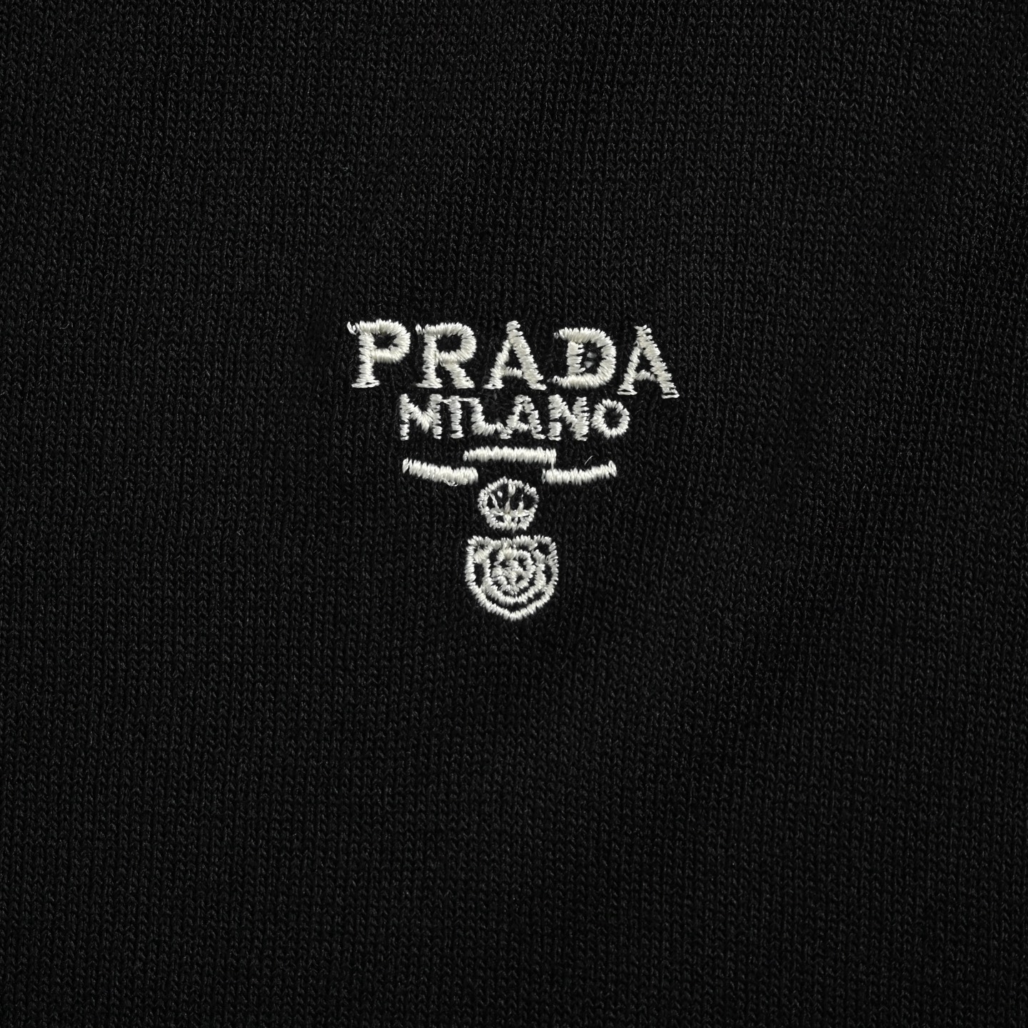 Prada 普拉达 胸口刺绣徽标针织短袖-Chinese wholesaler seller Clothes Bags handbags wholesale Shoes High Quatity wholesaler seller Cheap Sneakers from China Factory Chinese suppliers china wholesale clothing wholesaler seller Prada 普拉达 胸口刺绣徽标针织短袖