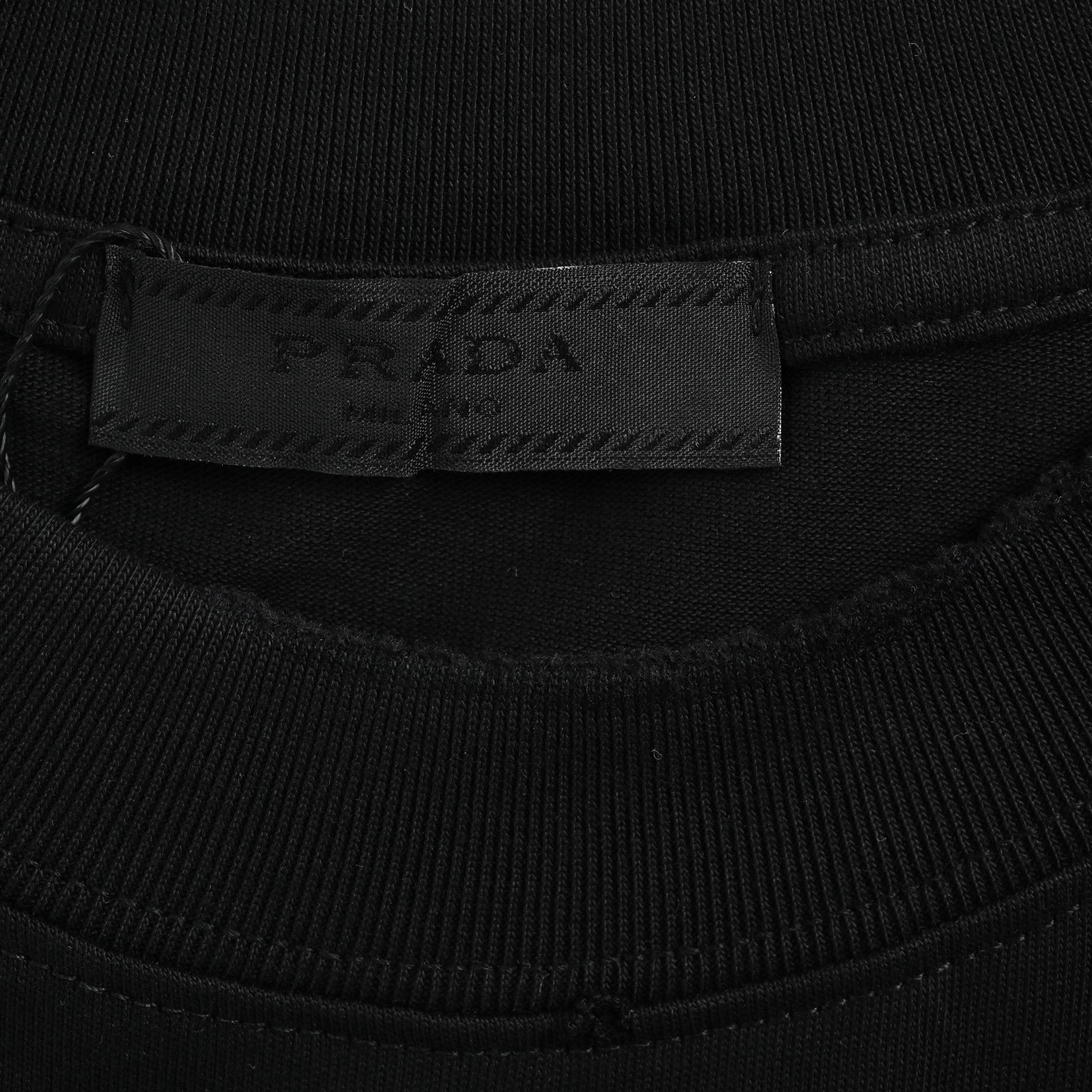 Prada/普拉达 26ss 涂鸦印花短袖 YB定织定染面料黑色 白色-Top High Quatity Cheap Sneakers Fashion Clothing Clothes Bags handbags Shoes of all Brand wholesale With The best Quality And Beautiful Price from China Factory Chinese suppliers wholesaler seller Prada/普拉达 26ss 涂鸦印花短袖 YB定织定染面料黑色 白色