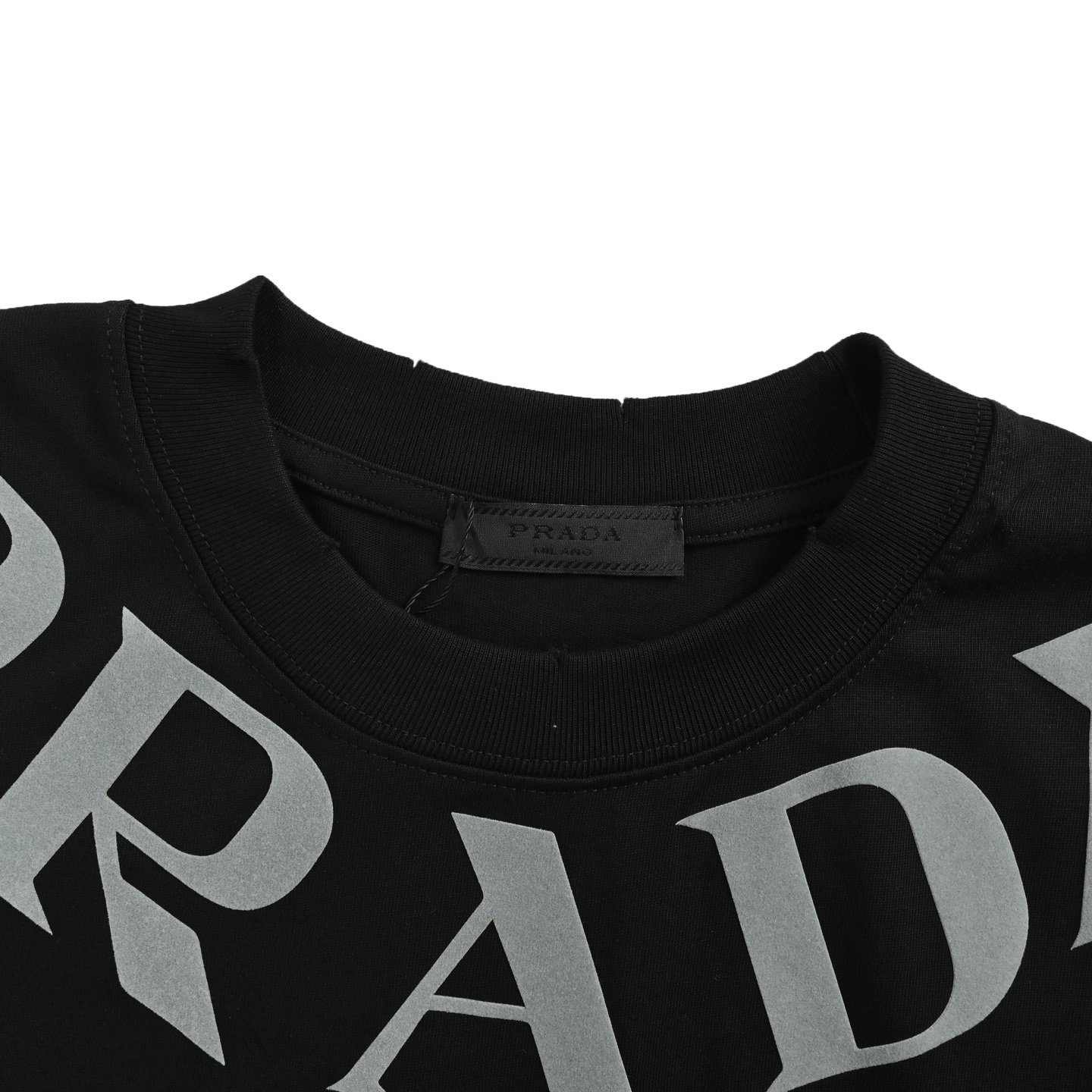 Prada 普拉达 26ss 植绒字母印花短袖-Chinese UA Cheap High Quatity Brand Clothes Bags handbags Sneakers wholesale wholesaler seller from China Factory suppliers Fashion Clothing Shoes best Quality Beautiful Price Prada 普拉达 26ss 植绒字母印花短袖