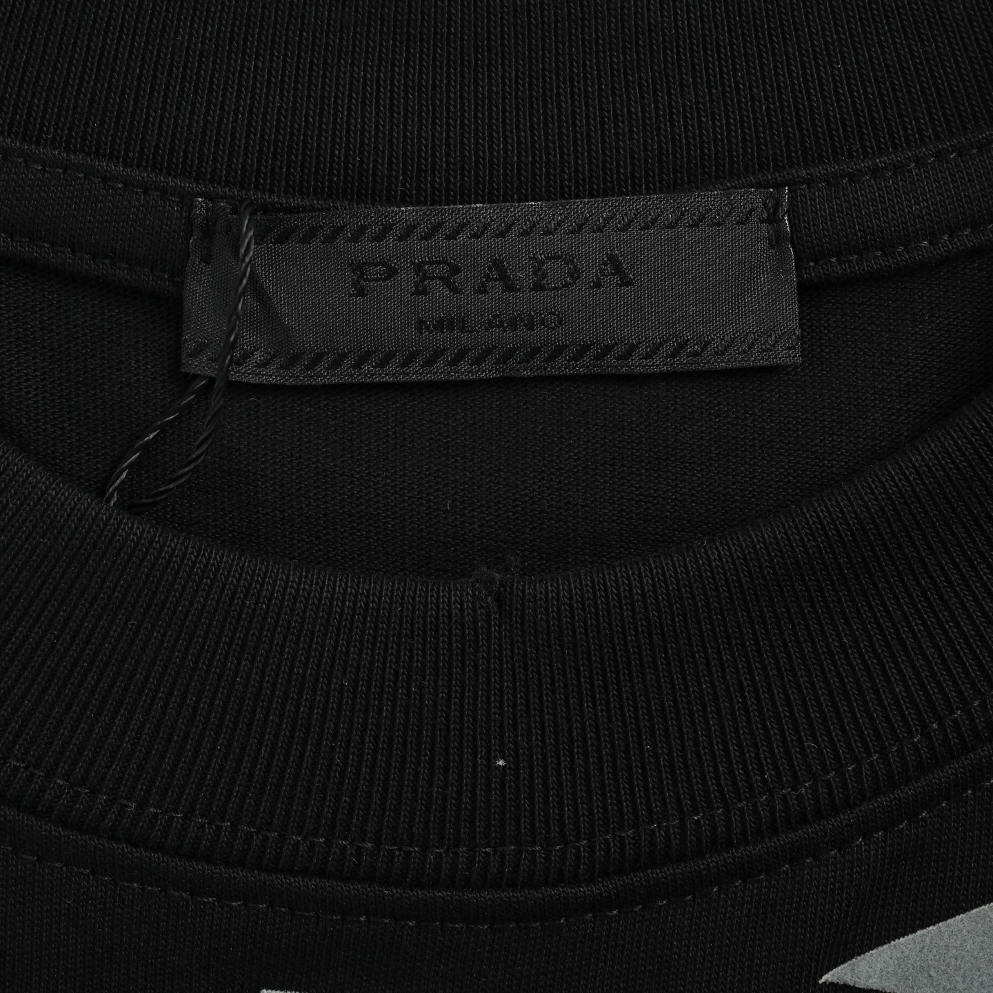 Prada 普拉达 26ss 植绒字母印花短袖-Chinese UA Cheap High Quatity Brand Clothes Bags handbags Sneakers wholesale wholesaler seller from China Factory suppliers Fashion Clothing Shoes best Quality Beautiful Price Prada 普拉达 26ss 植绒字母印花短袖