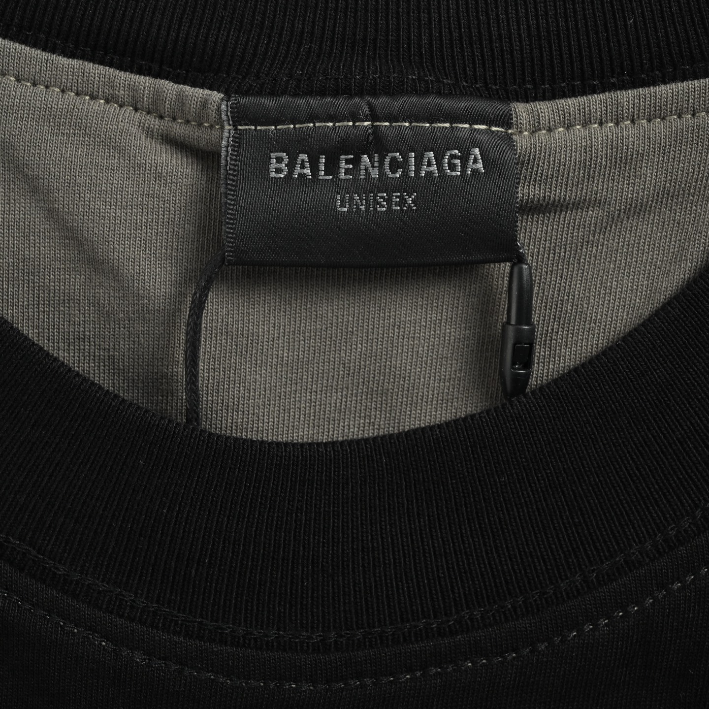 Balenciaga/巴黎世家 双臂刺绣圆环短袖-莆田鞋,莆田鞋货源,高仿鞋,高仿鞋货源,安福档口,莆田高仿鞋,莆田鞋批发,高仿鞋批发,莆田高仿运动鞋,高仿运动鞋,莆田运动鞋 Balenciaga/巴黎世家 双臂刺绣圆环短袖