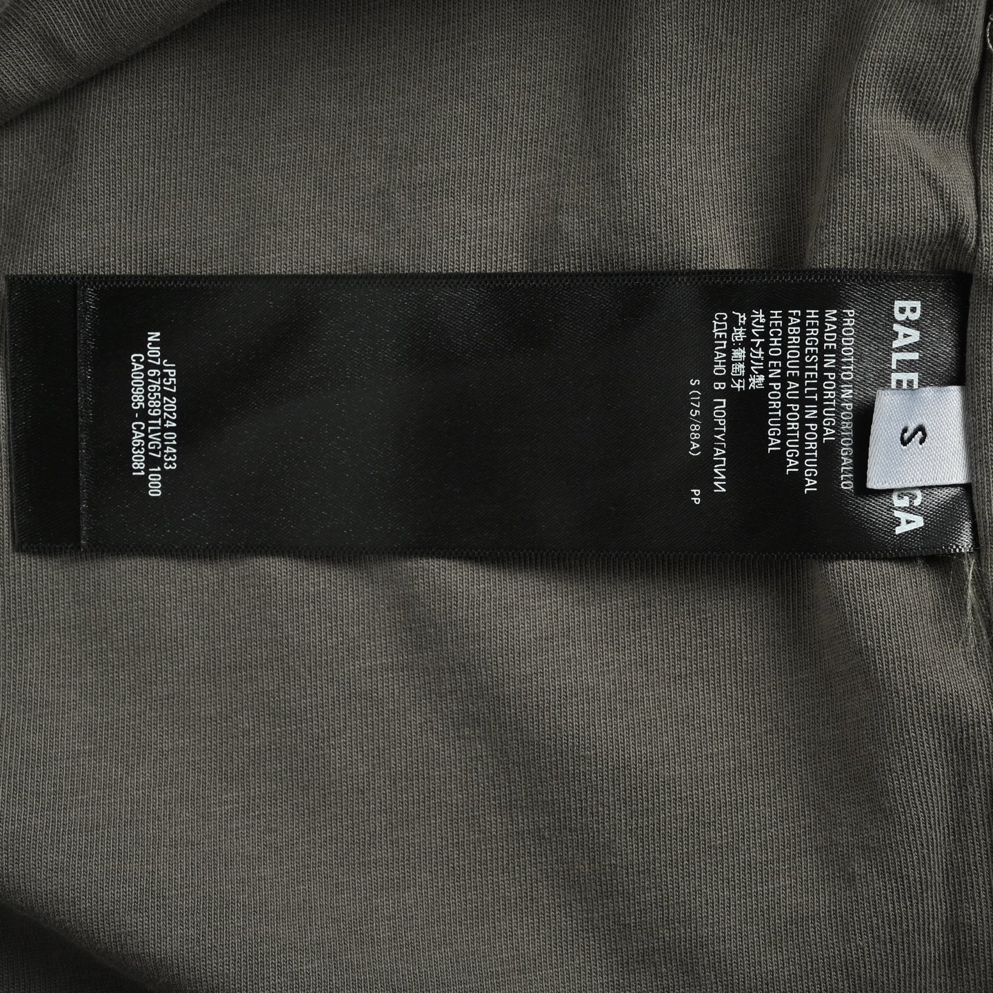 Balenciaga/巴黎世家 双臂刺绣圆环短袖-莆田鞋,莆田鞋货源,高仿鞋,高仿鞋货源,安福档口,莆田高仿鞋,莆田鞋批发,高仿鞋批发,莆田高仿运动鞋,高仿运动鞋,莆田运动鞋 Balenciaga/巴黎世家 双臂刺绣圆环短袖