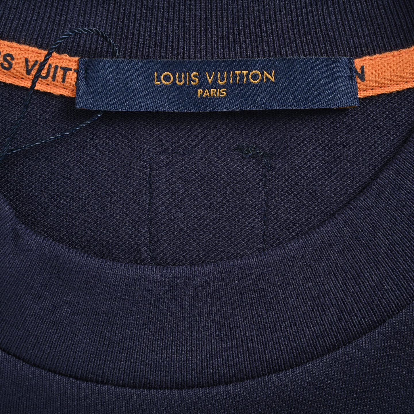 Louis Vuitton/路易威登 26ss 龙虾雪山樱花刺绣短袖 藏蓝色-Chinese UA Cheap High Quatity Brand Clothes Bags handbags Sneakers wholesale wholesaler seller from China Factory suppliers Fashion Clothing Shoes best Quality Beautiful Price Louis Vuitton/路易威登 26ss 龙虾雪山樱花刺绣短袖 藏蓝色