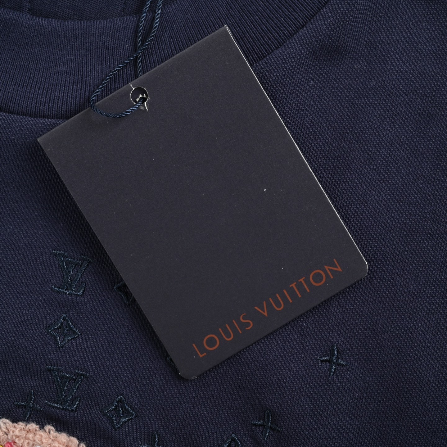 Louis Vuitton/路易威登 26ss 龙虾雪山樱花刺绣短袖 藏蓝色-Chinese UA Cheap High Quatity Brand Clothes Bags handbags Sneakers wholesale wholesaler seller from China Factory suppliers Fashion Clothing Shoes best Quality Beautiful Price Louis Vuitton/路易威登 26ss 龙虾雪山樱花刺绣短袖 藏蓝色