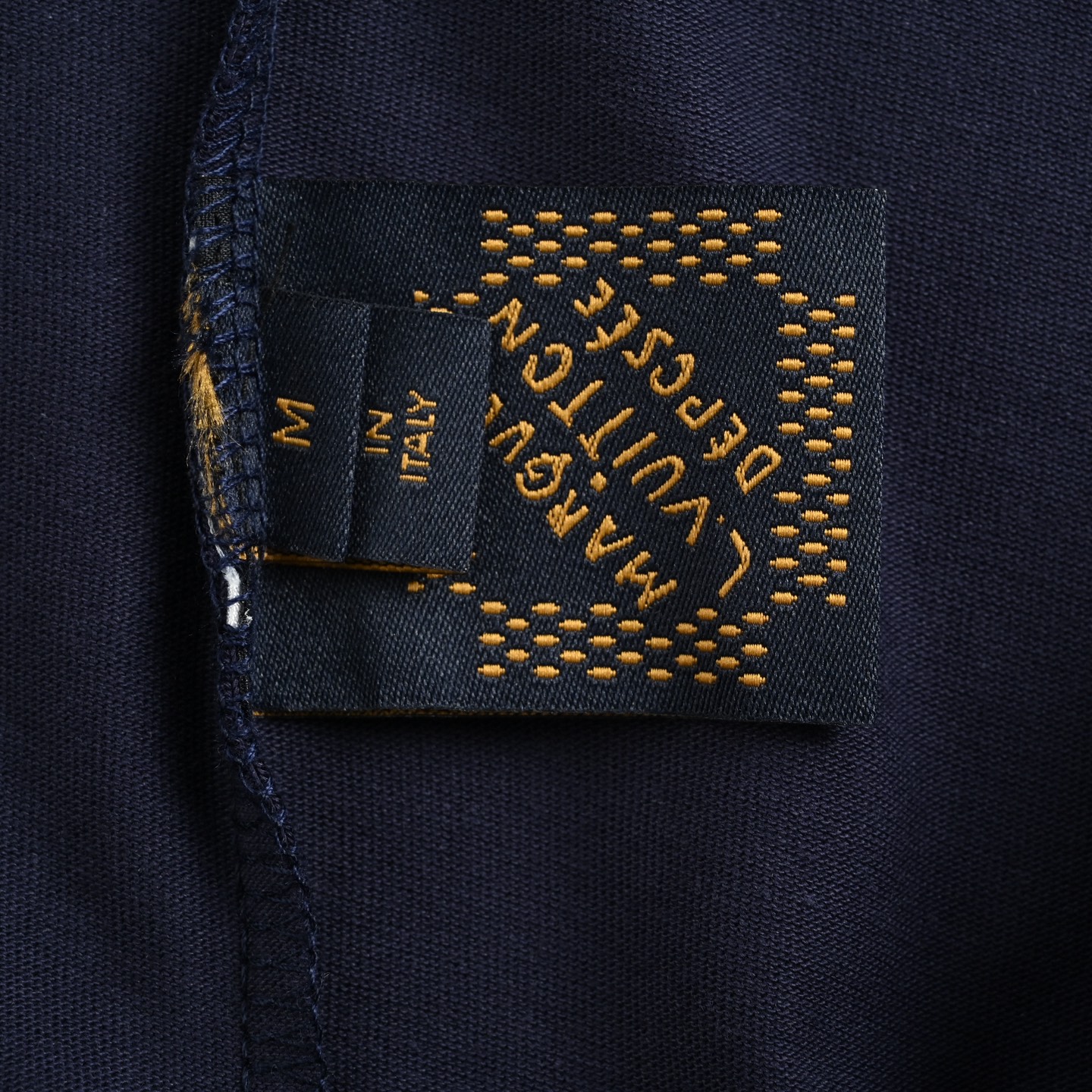 Louis Vuitton/路易威登 26ss 龙虾雪山樱花刺绣短袖 藏蓝色-Chinese UA Cheap High Quatity Brand Clothes Bags handbags Sneakers wholesale wholesaler seller from China Factory suppliers Fashion Clothing Shoes best Quality Beautiful Price Louis Vuitton/路易威登 26ss 龙虾雪山樱花刺绣短袖 藏蓝色
