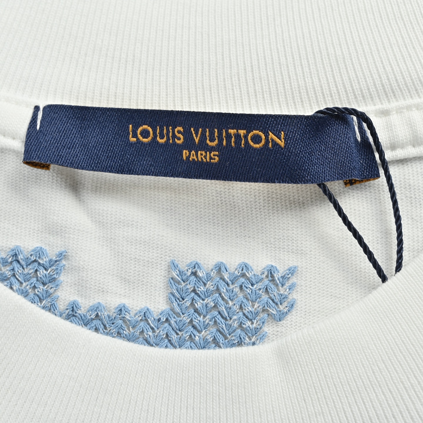 Louis Vuitton 路易威登 26ss 编织字母刺绣短袖-Chinese UA Cheap High Quatity Brand Clothes Bags handbags Sneakers wholesale wholesaler seller from China Factory suppliers Fashion Clothing Shoes best Quality Beautiful Price Louis Vuitton 路易威登 26ss 编织字母刺绣短袖