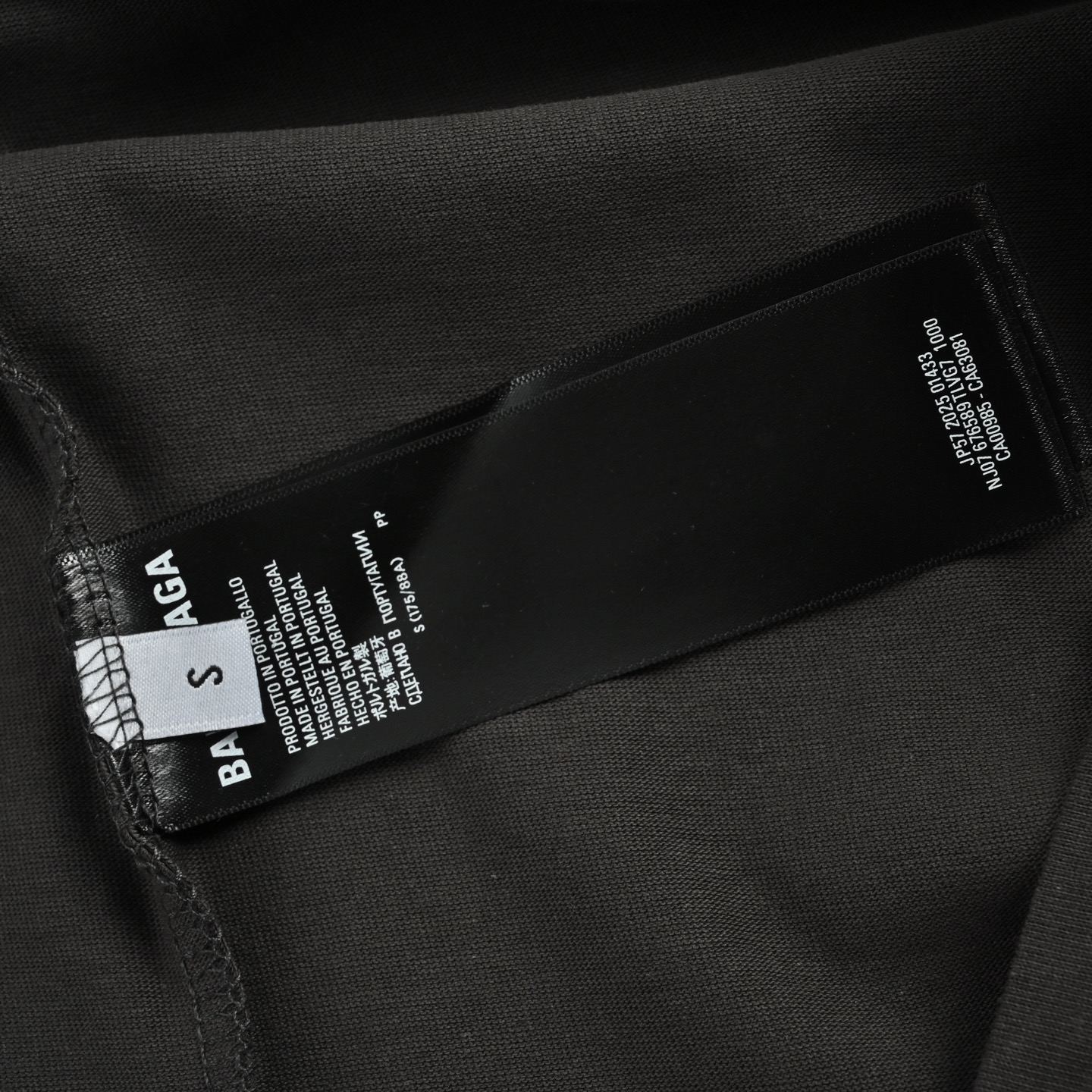 Balenciaga/巴黎世家 26ss 徽章印花做旧短袖-Chinese UA Cheap High Quatity Brand Clothes Bags handbags Sneakers wholesale wholesaler seller from China Factory suppliers Fashion Clothing Shoes best Quality Beautiful Price Balenciaga/巴黎世家 26ss 徽章印花做旧短袖