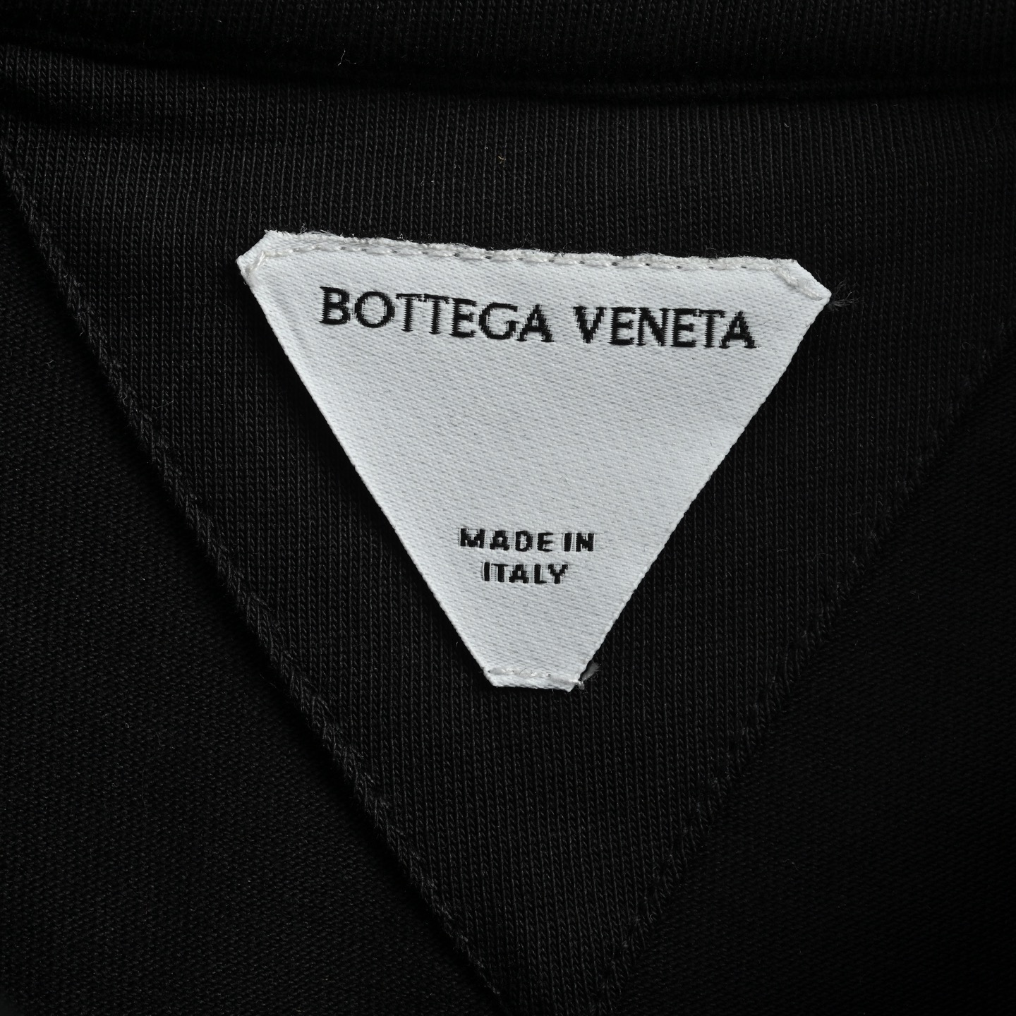 Bottega Veneta BV 皮革编织口袋短袖-Chinese UA Cheap High Quatity Brand Clothes Bags handbags Sneakers wholesale wholesaler seller from China Factory suppliers Fashion Clothing Shoes best Quality Beautiful Price Bottega Veneta BV 皮革编织口袋短袖