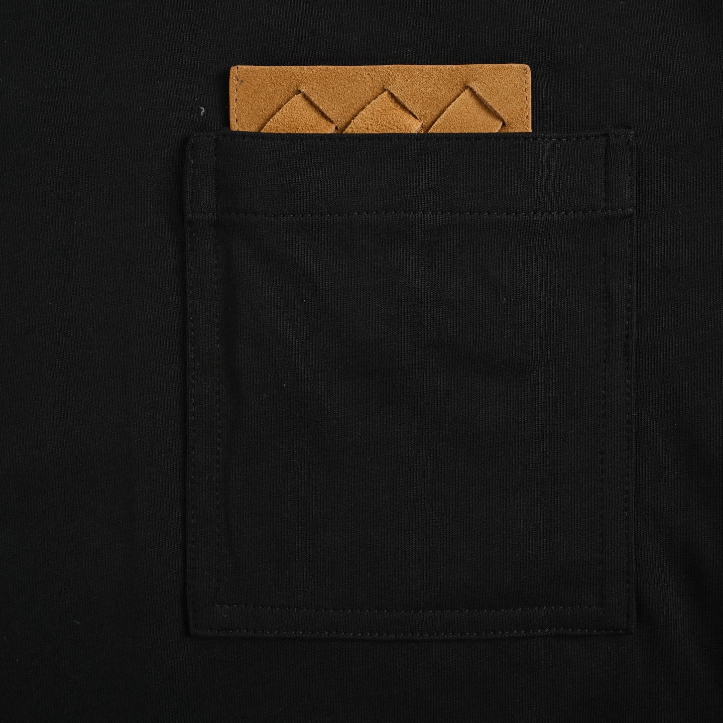 Bottega Veneta BV 皮革编织口袋短袖-Chinese UA Cheap High Quatity Brand Clothes Bags handbags Sneakers wholesale wholesaler seller from China Factory suppliers Fashion Clothing Shoes best Quality Beautiful Price Bottega Veneta BV 皮革编织口袋短袖