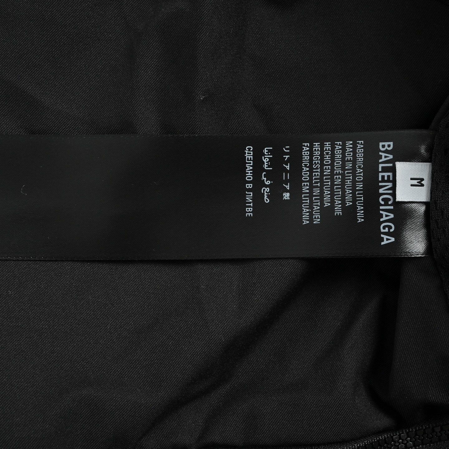 Balenciaga 巴黎世家 反光标识派克大衣连帽外套-Chinese UA Cheap High Quatity Brand Clothes Bags handbags Sneakers wholesale wholesaler seller from China Factory suppliers Fashion Clothing Shoes best Quality Beautiful Price Balenciaga 巴黎世家 反光标识派克大衣连帽外套