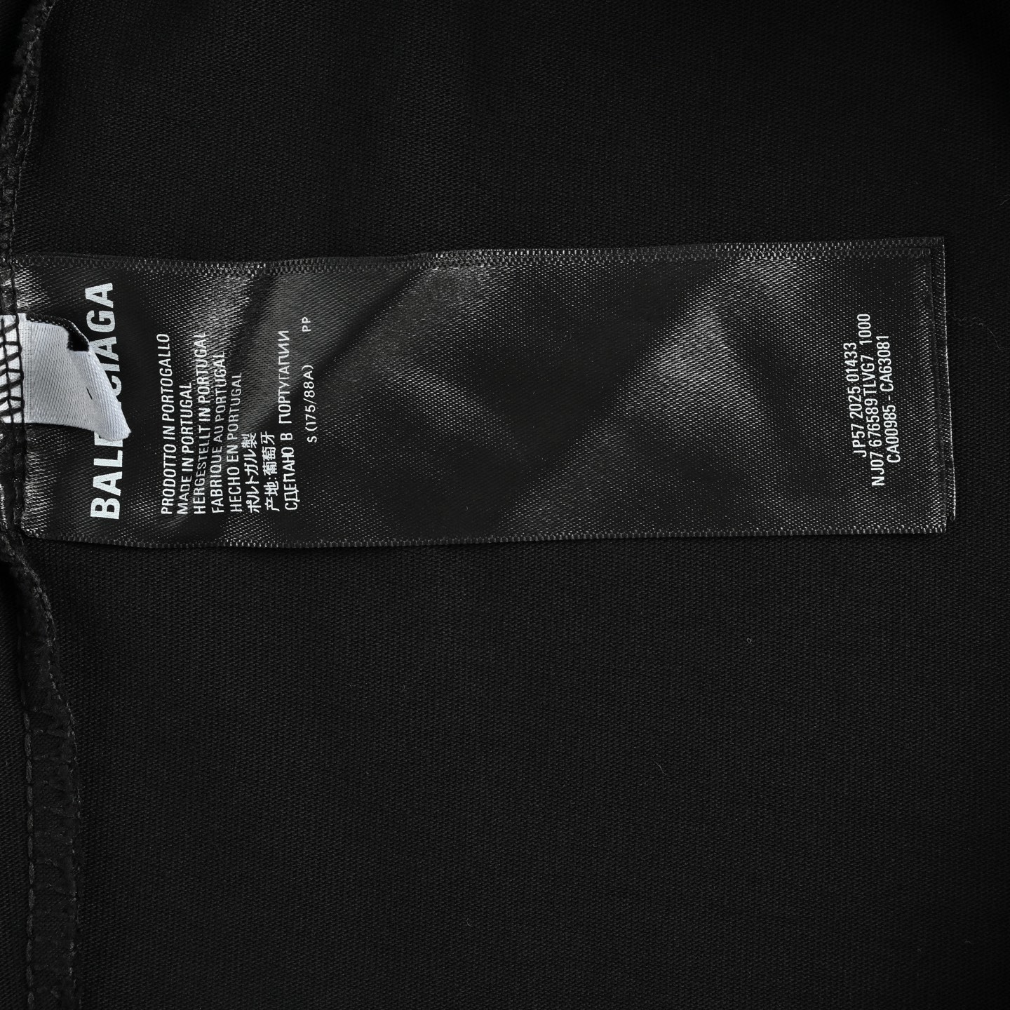 Balenciaga/巴黎世家 26ss 胶带印花破洞水洗短袖 水洗黑 灰白色-莆田鞋,莆田鞋货源,高仿鞋,高仿鞋货源,安福档口,莆田高仿鞋,莆田鞋批发,高仿鞋批发,莆田高仿运动鞋,高仿运动鞋,莆田运动鞋 Balenciaga/巴黎世家 26ss 胶带印花破洞水洗短袖 水洗黑 灰白色