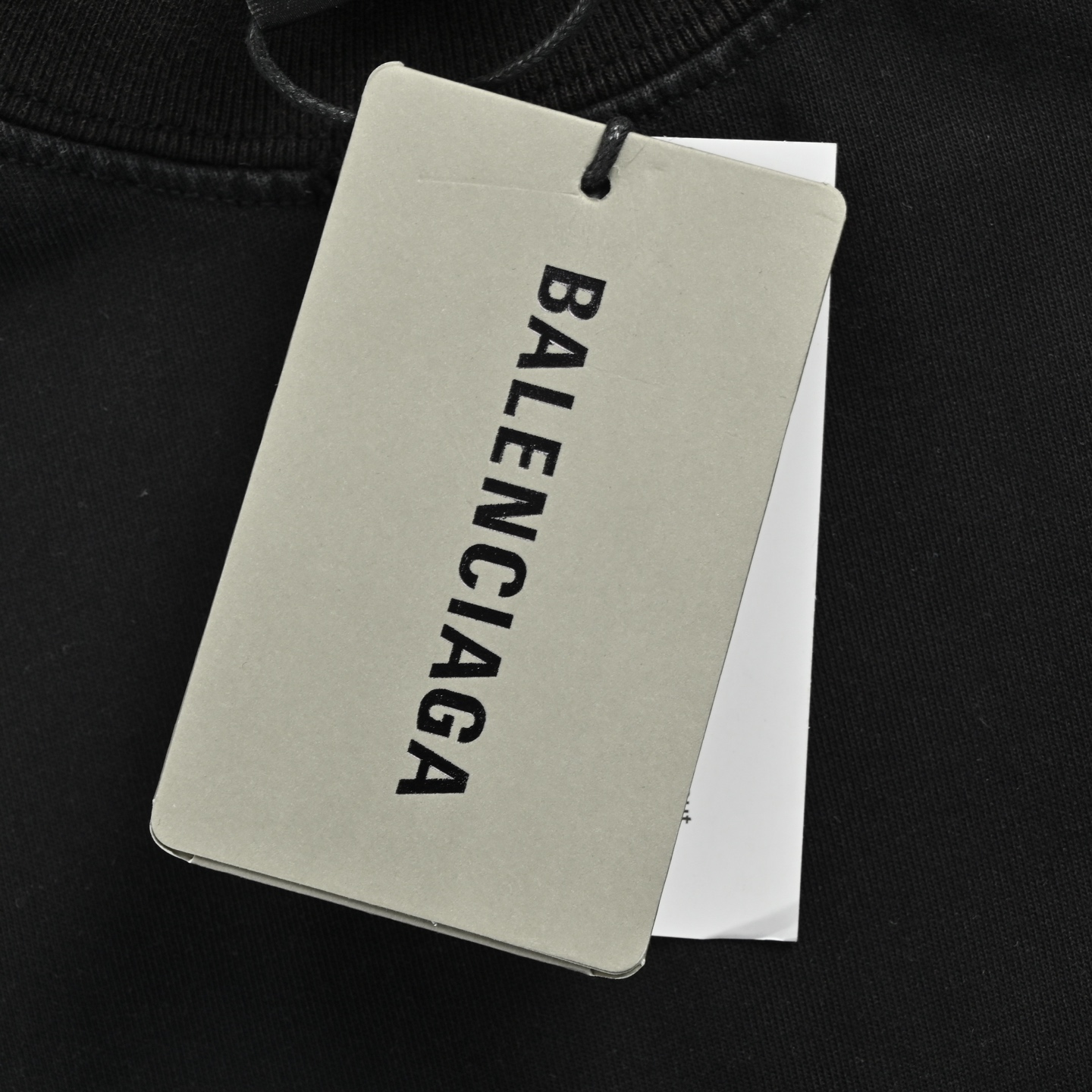 Balenciaga/巴黎世家 26ss 胶带印花破洞水洗短袖 水洗黑 灰白色-莆田鞋,莆田鞋货源,高仿鞋,高仿鞋货源,安福档口,莆田高仿鞋,莆田鞋批发,高仿鞋批发,莆田高仿运动鞋,高仿运动鞋,莆田运动鞋 Balenciaga/巴黎世家 26ss 胶带印花破洞水洗短袖 水洗黑 灰白色