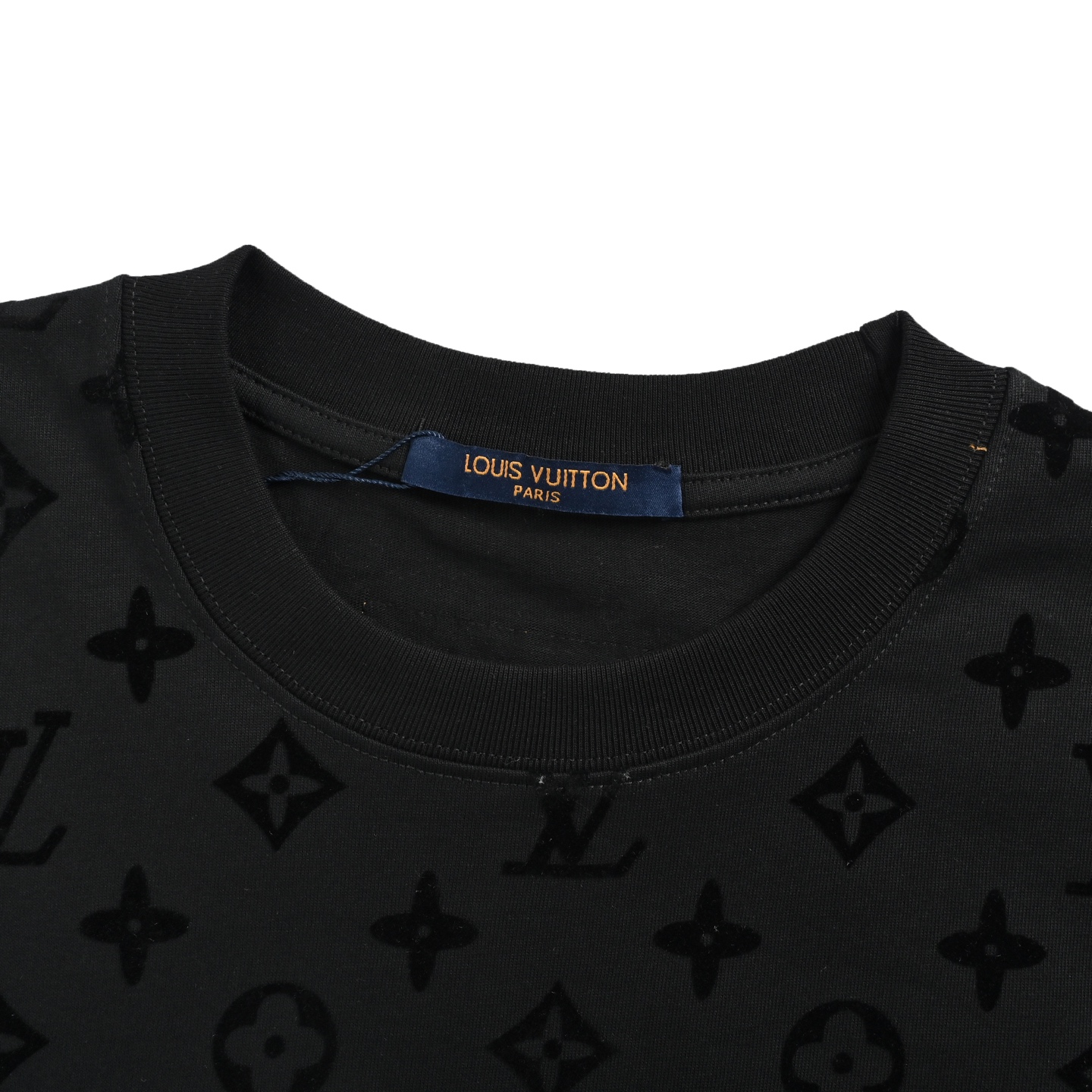 Louis Vuitton/路易威登 26ss 满印老花植绒短袖-Chinese UA Cheap High Quatity Brand Clothes Bags handbags Sneakers wholesale wholesaler seller from China Factory suppliers Fashion Clothing Shoes best Quality Beautiful Price Louis Vuitton/路易威登 26ss 满印老花植绒短袖