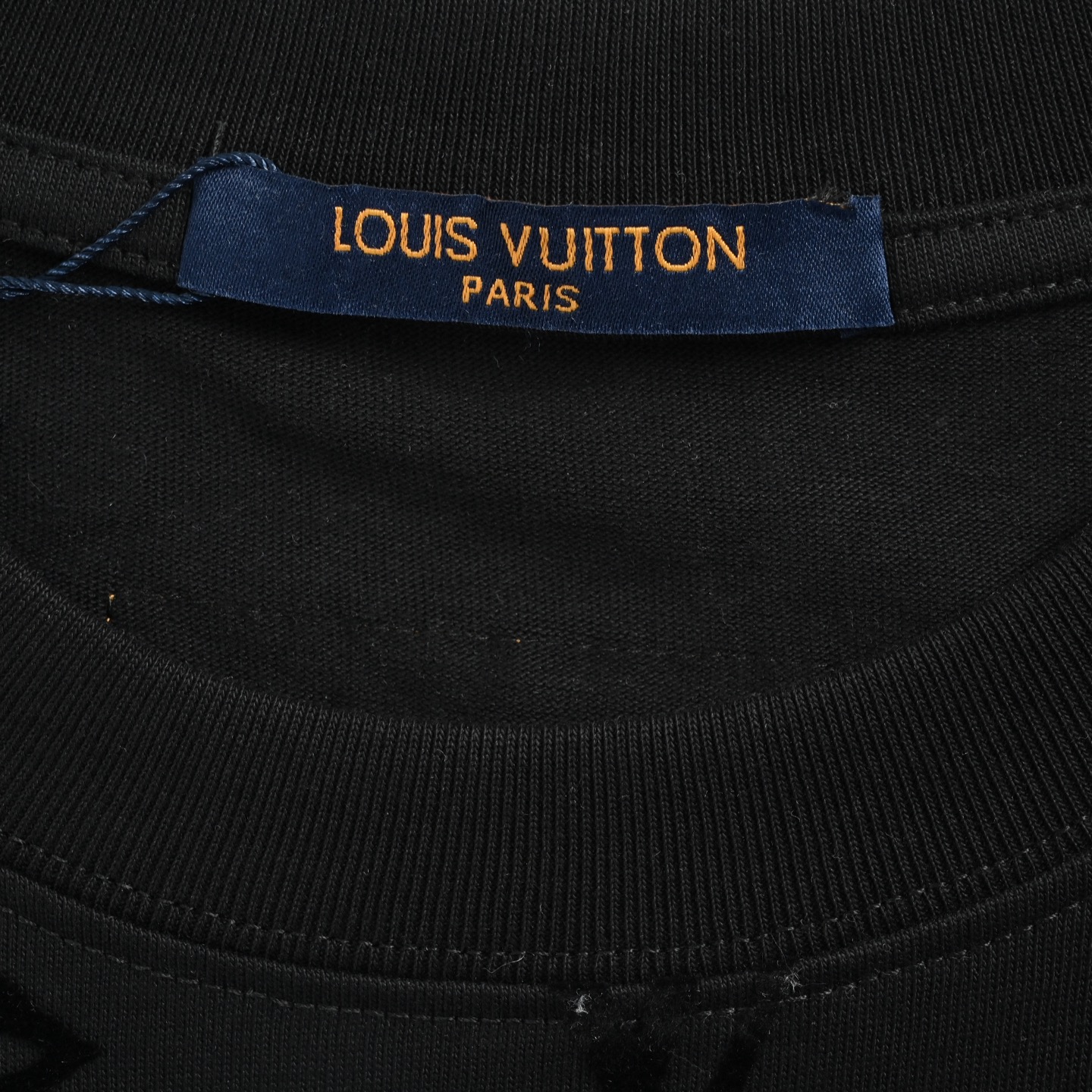 Louis Vuitton/路易威登 26ss 满印老花植绒短袖-Chinese UA Cheap High Quatity Brand Clothes Bags handbags Sneakers wholesale wholesaler seller from China Factory suppliers Fashion Clothing Shoes best Quality Beautiful Price Louis Vuitton/路易威登 26ss 满印老花植绒短袖