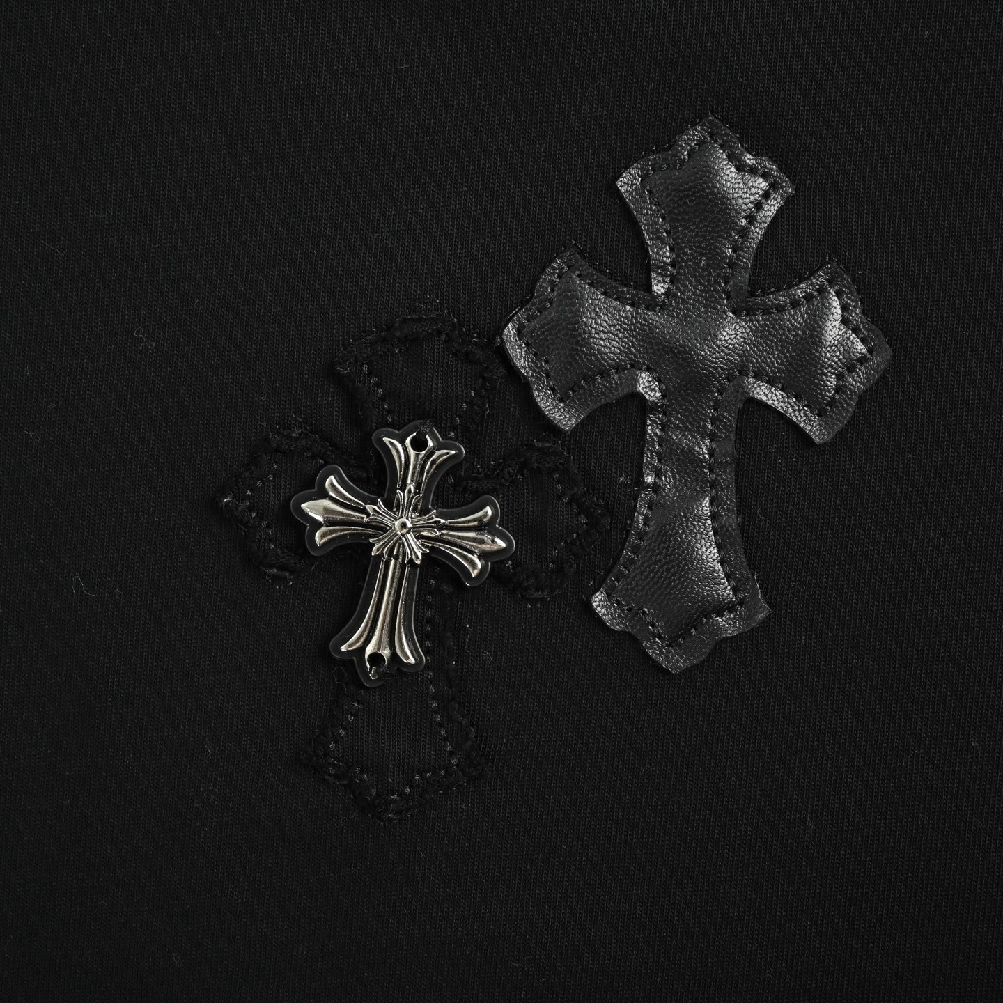 Chrome Hearts/克罗心 重工磨破贴布绣皮标五金短袖-莆田鞋,莆田鞋货源,高仿鞋,高仿鞋货源,安福档口,莆田高仿鞋,莆田鞋批发,高仿鞋批发,莆田高仿运动鞋,高仿运动鞋,莆田运动鞋 Chrome Hearts/克罗心 重工磨破贴布绣皮标五金短袖