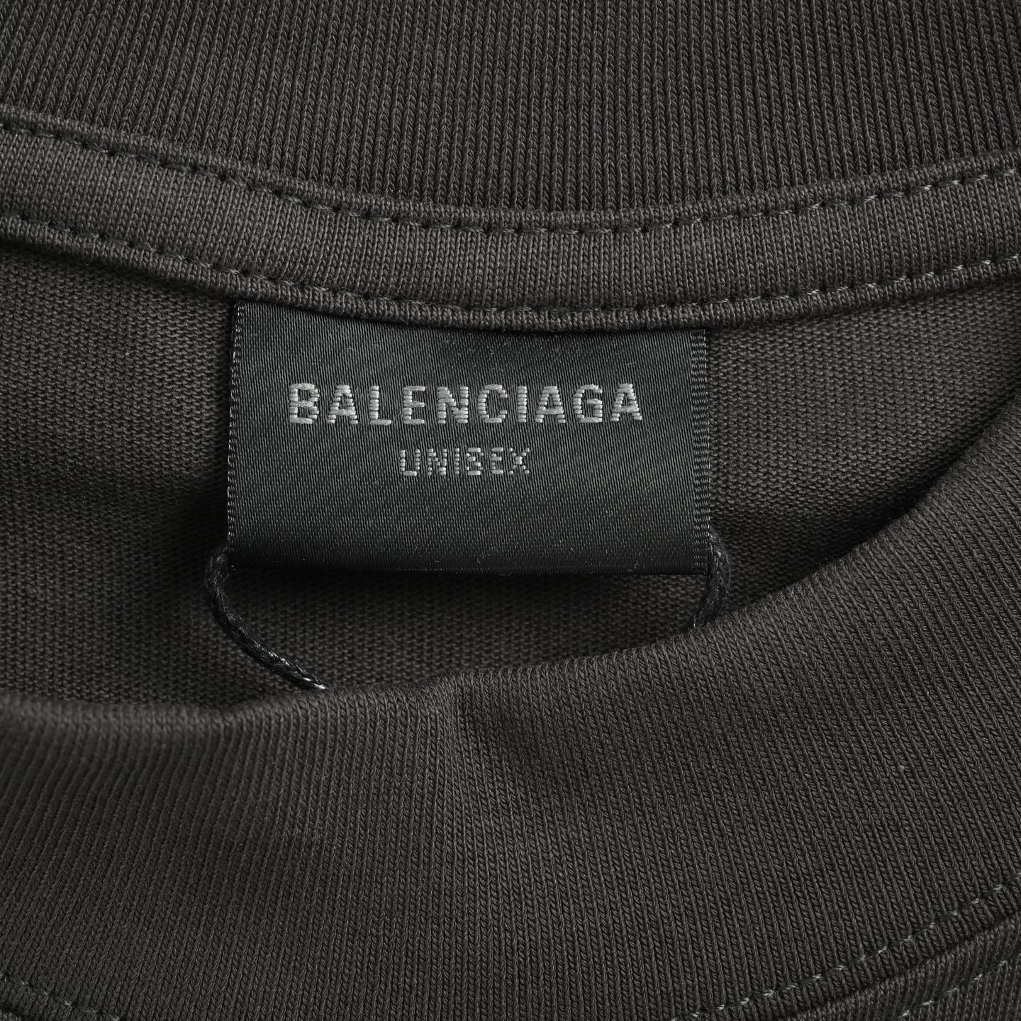 Balenciaga/巴黎世家 26ss 蝴蝶结印花短袖 深黑灰 灰白 粉色-Chinese UA Cheap High Quatity Brand Clothes Bags handbags Sneakers wholesale wholesaler seller from China Factory suppliers Fashion Clothing Shoes best Quality Beautiful Price Balenciaga/巴黎世家 26ss 蝴蝶结印花短袖 深黑灰 灰白 粉色