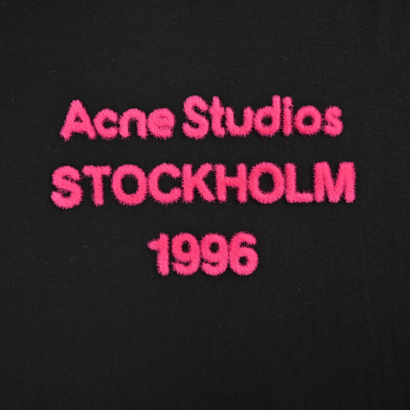Acne Studios 新年限定粉色植绒字母印花短袖-Chinese UA Cheap High Quatity Brand Clothes Bags handbags Sneakers wholesale wholesaler seller from China Factory suppliers Fashion Clothing Shoes best Quality Beautiful Price Acne Studios 新年限定粉色植绒字母印花短袖