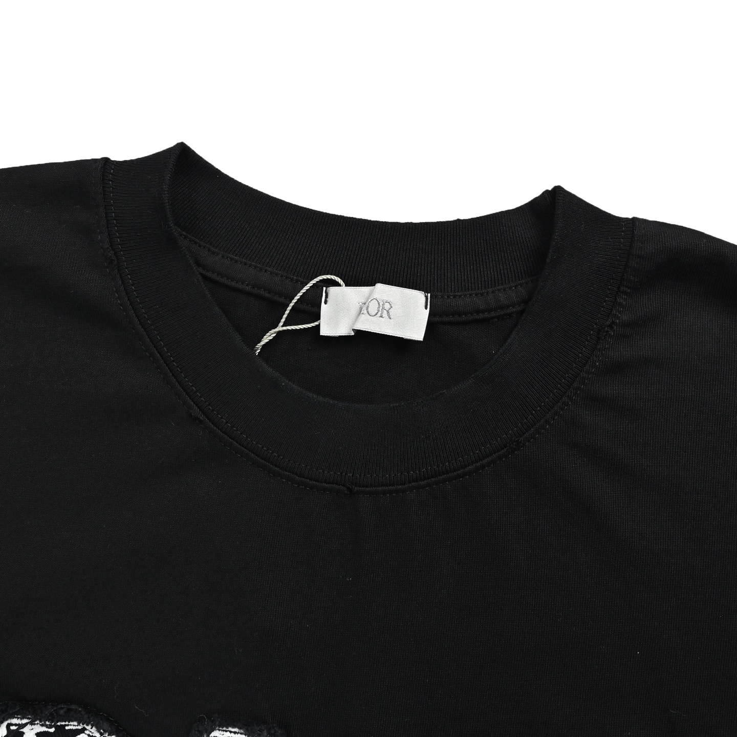 Dior 迪奥 26ss 磨破贴布字母刺绣短袖-Chinese UA Cheap High Quatity Brand Clothes Bags handbags Sneakers wholesale wholesaler seller from China Factory suppliers Fashion Clothing Shoes best Quality Beautiful Price Dior 迪奥 26ss 磨破贴布字母刺绣短袖