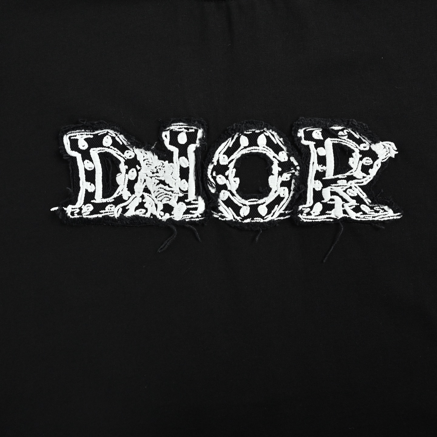 Dior 迪奥 26ss 磨破贴布字母刺绣短袖-Chinese UA Cheap High Quatity Brand Clothes Bags handbags Sneakers wholesale wholesaler seller from China Factory suppliers Fashion Clothing Shoes best Quality Beautiful Price Dior 迪奥 26ss 磨破贴布字母刺绣短袖