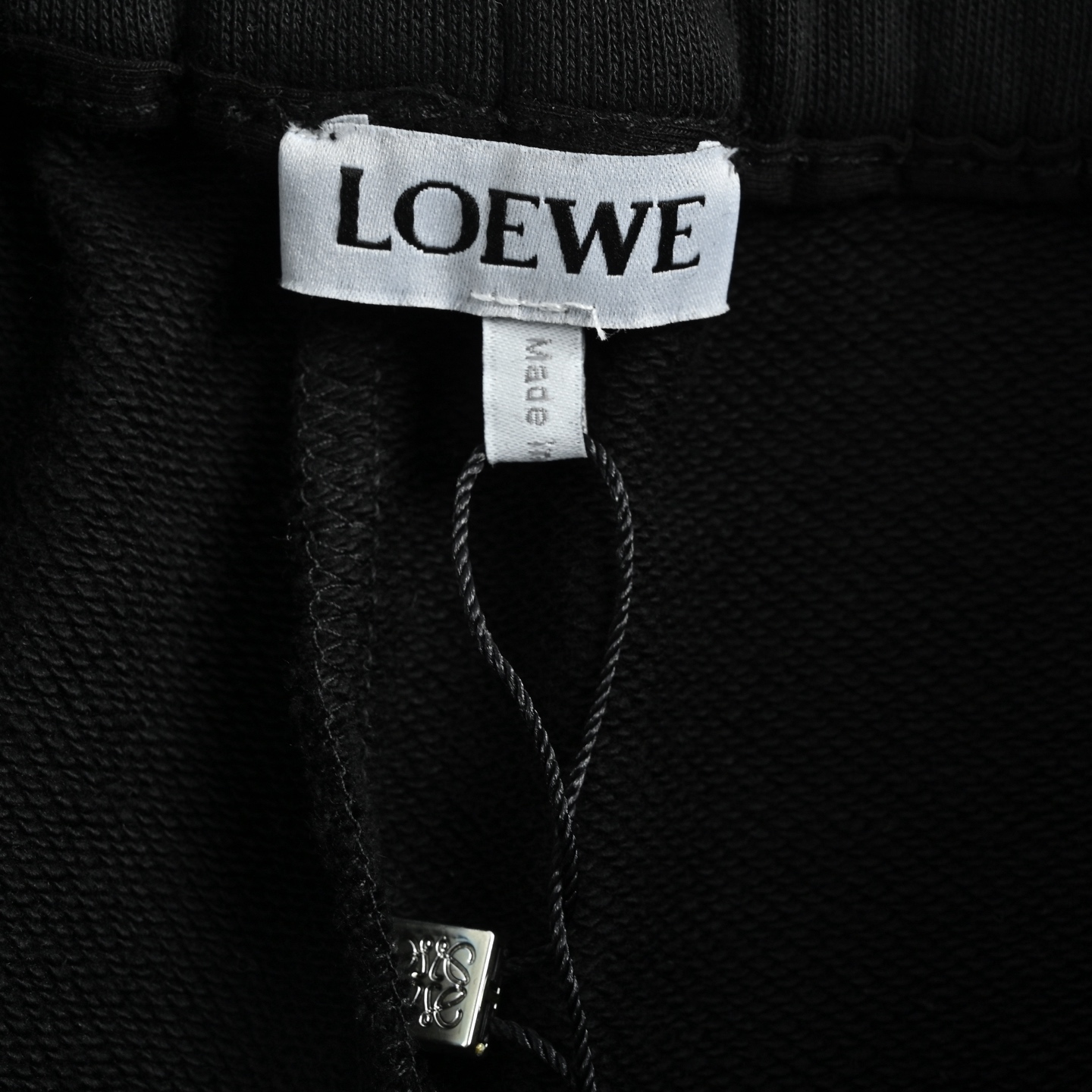 Loewe/罗意威 经典编华织带刺绣短裤 字母 拼皮口袋标五分裤 黑色 Loewe/罗意威 经典编华织带刺绣短裤 字母 拼皮口袋标五分裤 黑色