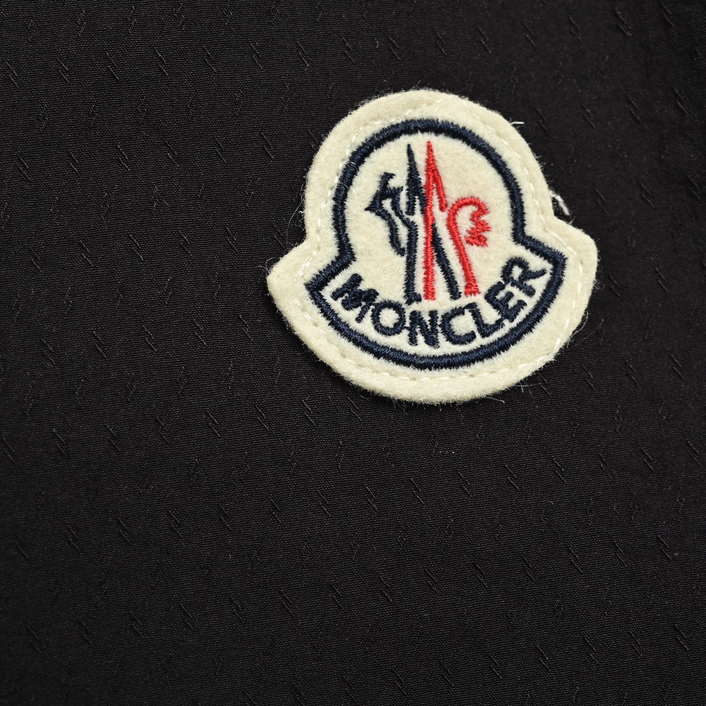 Moncler 蒙口 经典手臂Logo翻领薄外套-Chinese UA Cheap High Quatity Brand Clothes Bags handbags Sneakers wholesale wholesaler seller from China Factory suppliers Fashion Clothing Shoes best Quality Beautiful Price Moncler 蒙口 经典手臂Logo翻领薄外套