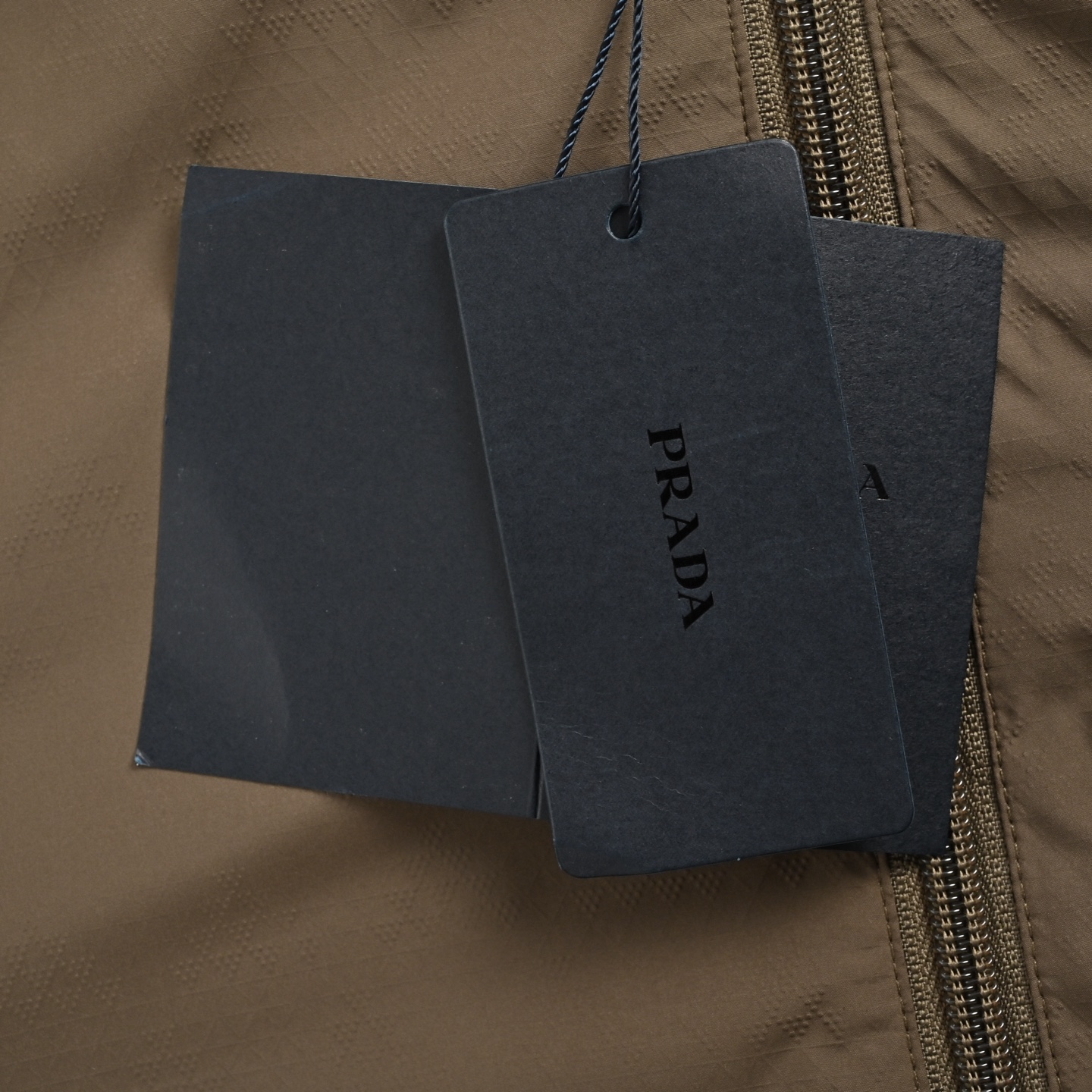 Prada 普拉达 胸口手臂拉链口袋连帽薄外套-Chinese wholesaler seller Clothes Bags handbags wholesale Shoes High Quatity wholesaler seller Cheap Sneakers from China Factory Chinese suppliers china wholesale clothing wholesaler seller Prada 普拉达 胸口手臂拉链口袋连帽薄外套