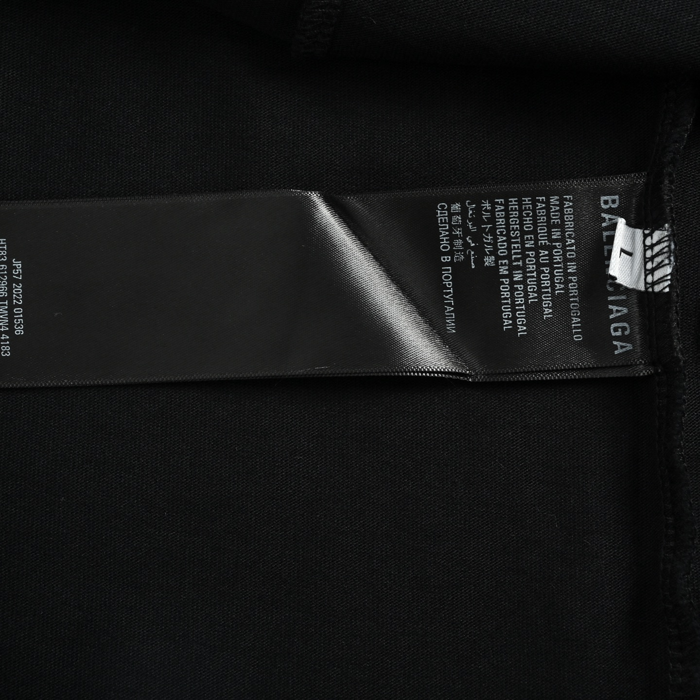 Balenciaga 巴黎世家 贴布拼接撞色水洗破洞短袖-Chinese UA Cheap High Quatity Brand Clothes Bags handbags Sneakers wholesale wholesaler seller from China Factory suppliers Fashion Clothing Shoes best Quality Beautiful Price Balenciaga 巴黎世家 贴布拼接撞色水洗破洞短袖